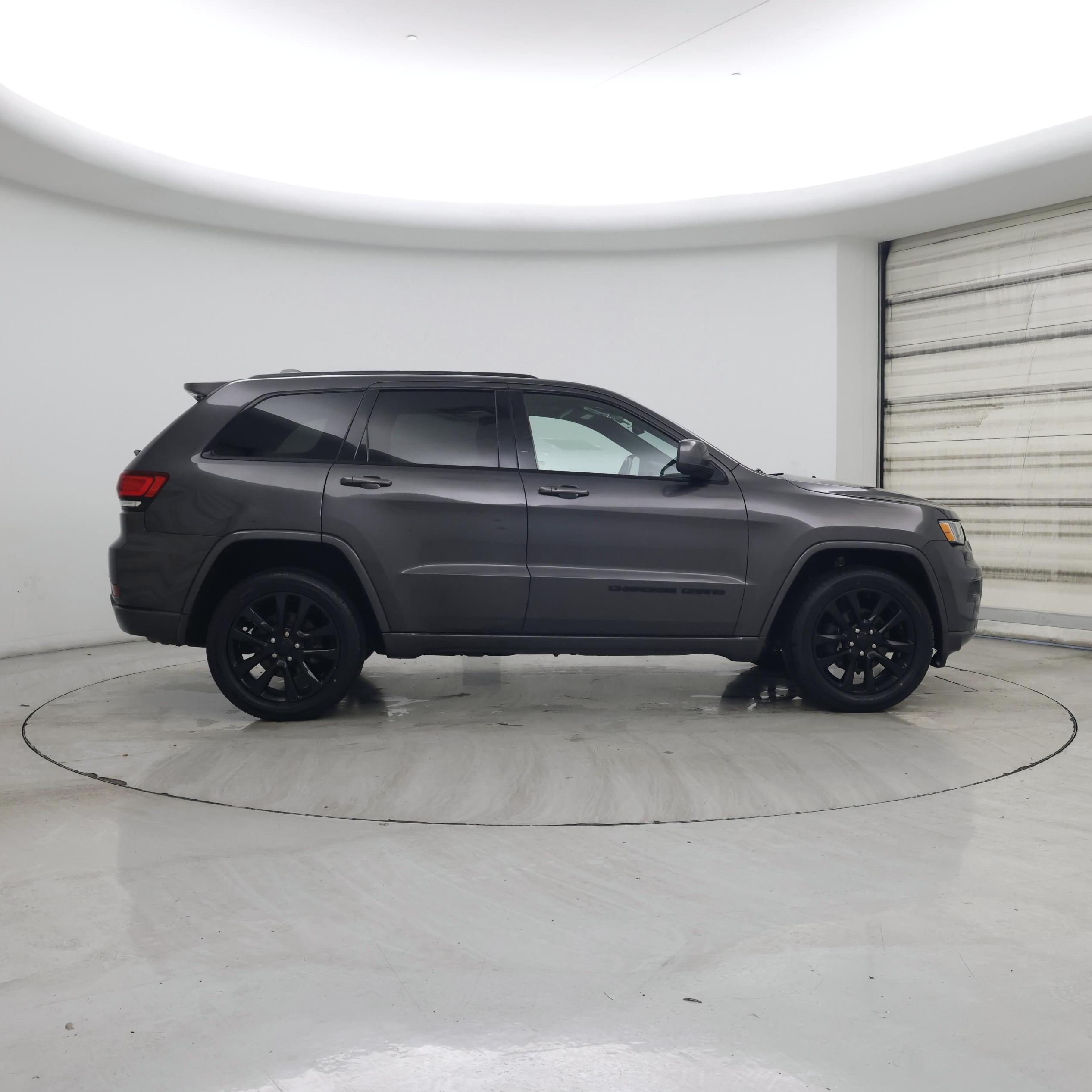 Thumbnail: 2018 Jeep Grand Cherokee - 7