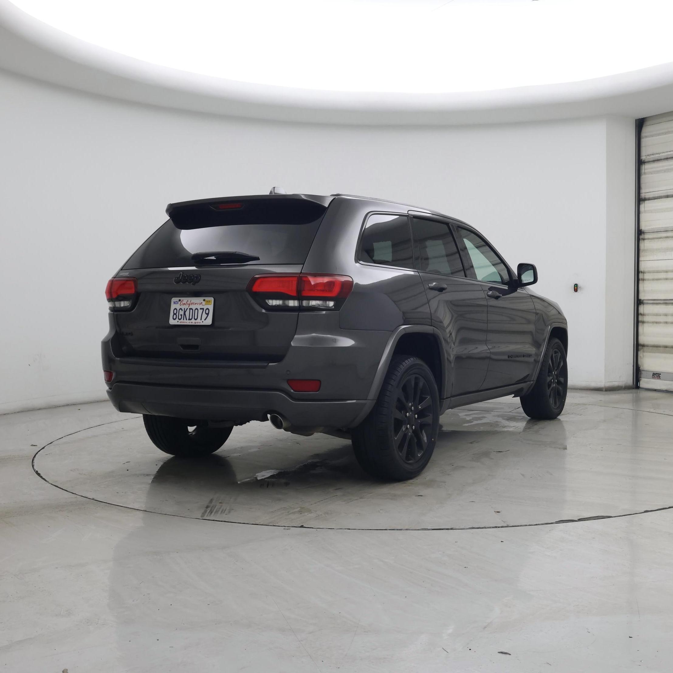 Thumbnail: 2018 Jeep Grand Cherokee - 8