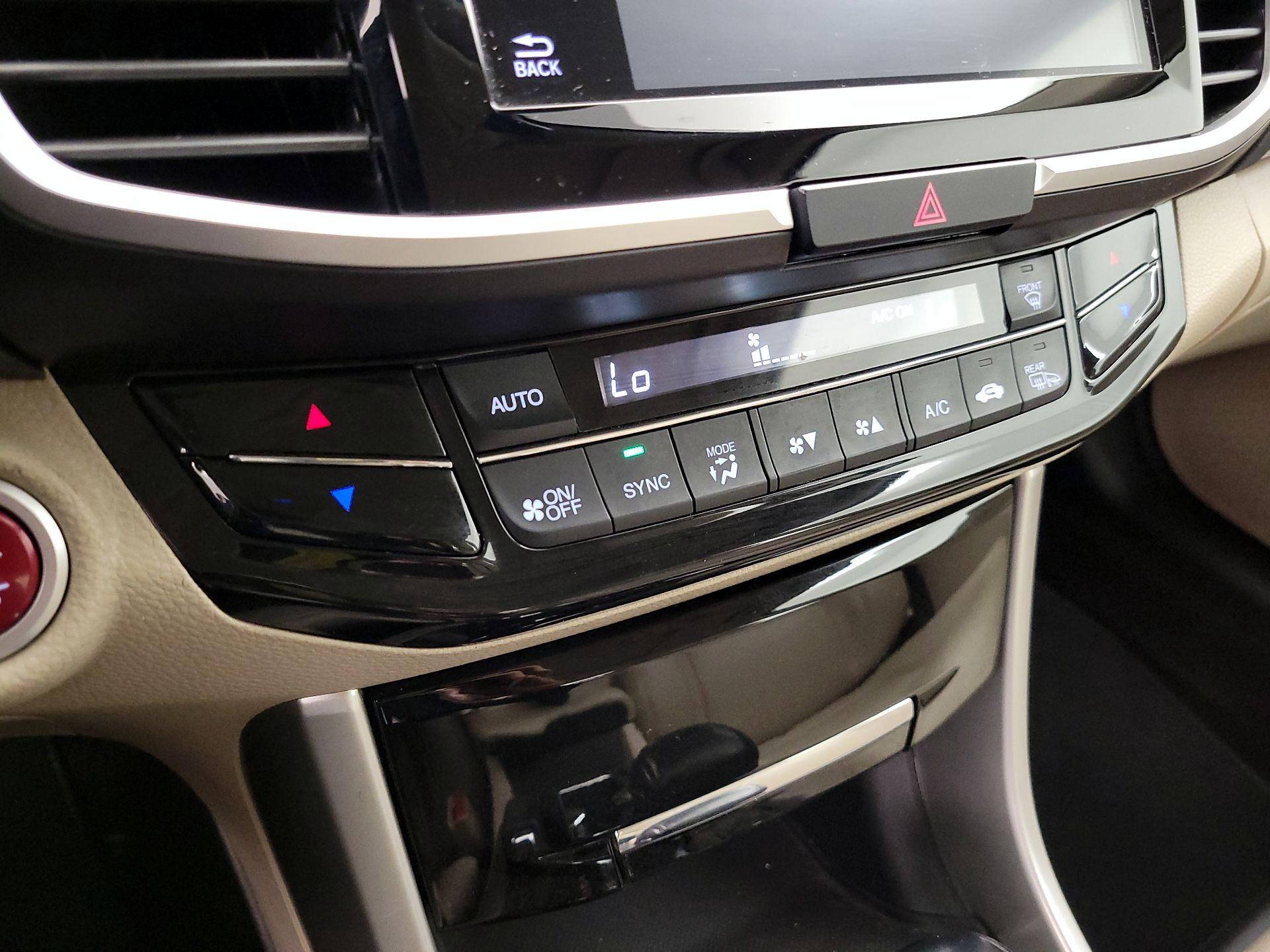 Thumbnail: 2016 Honda Accord - 17