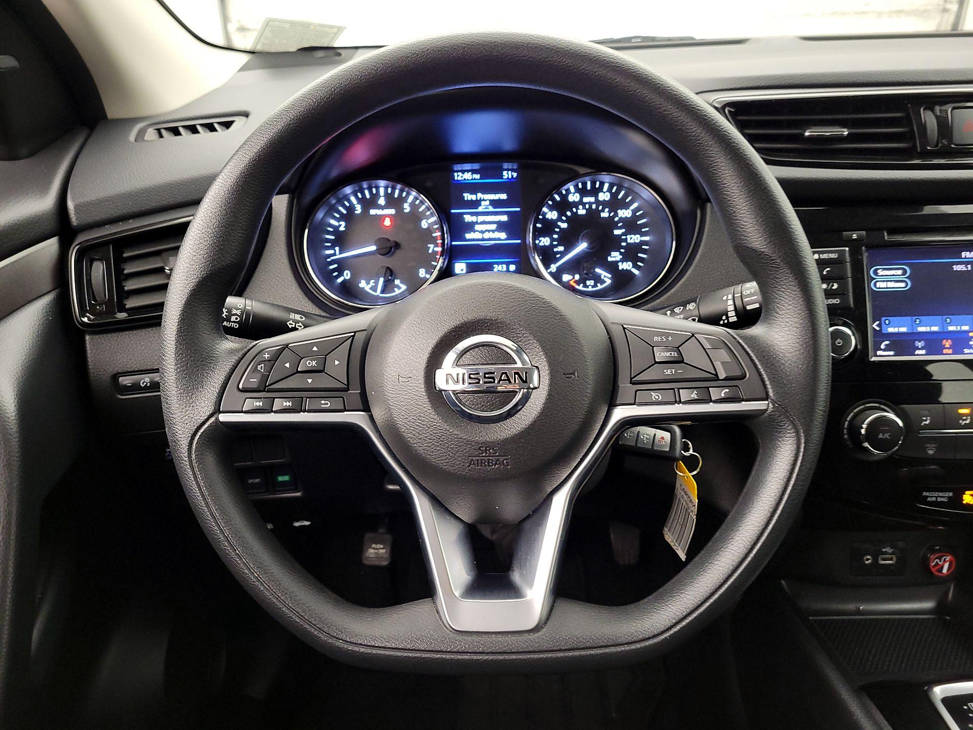 Thumbnail: 2022 Nissan Rogue Sport - 10