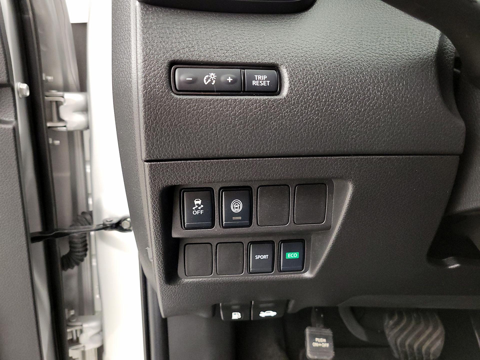 Thumbnail: 2022 Nissan Rogue Sport - 13