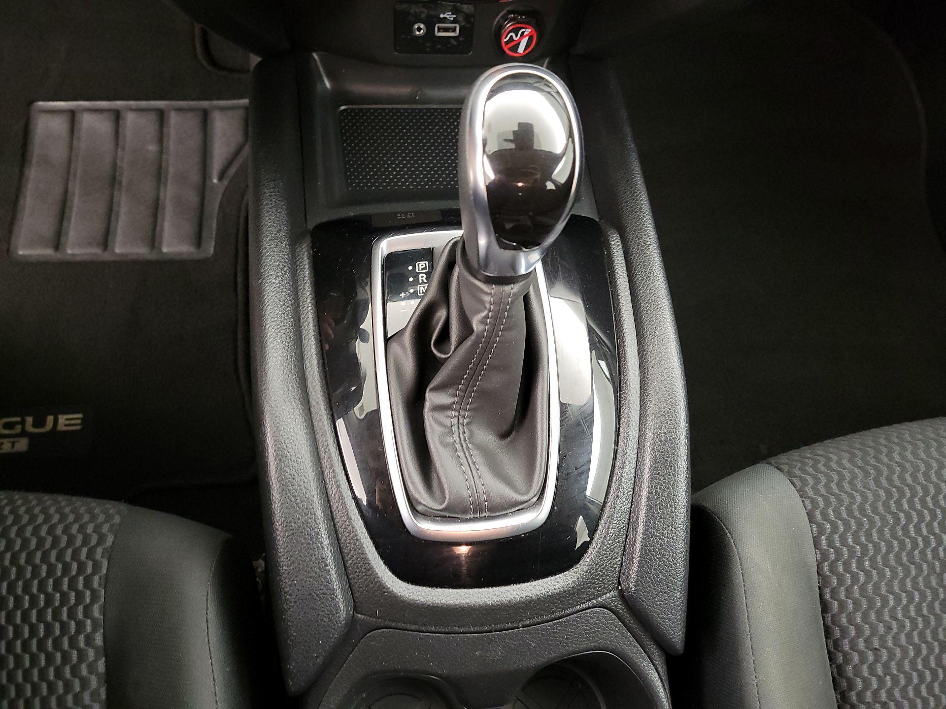 Thumbnail: 2022 Nissan Rogue Sport - 17