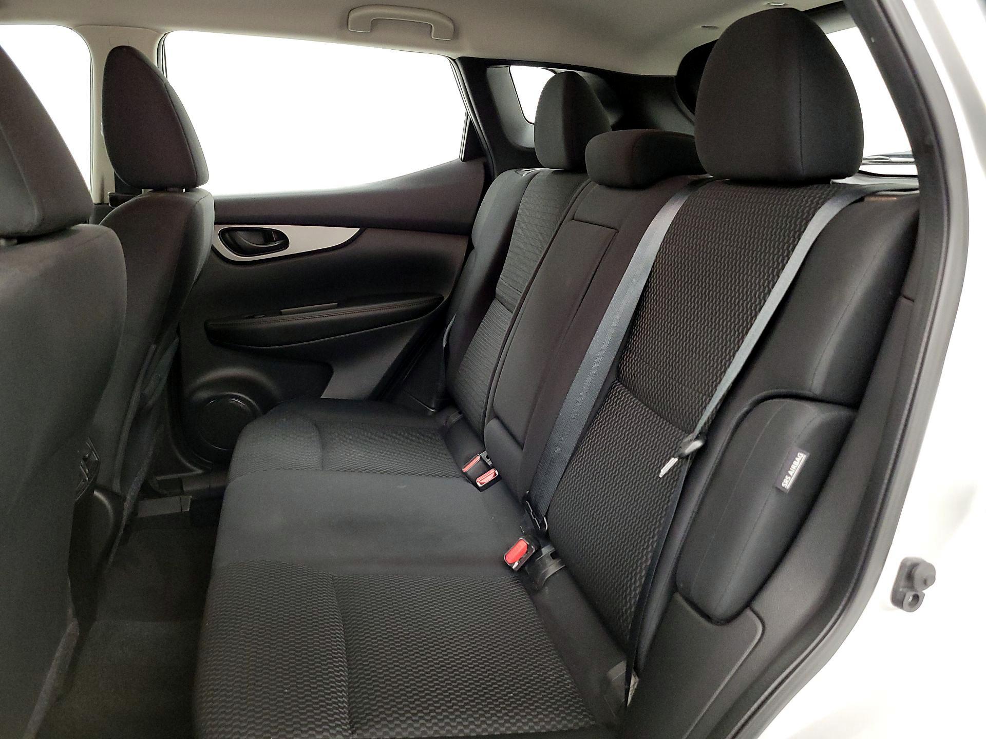 Thumbnail: 2022 Nissan Rogue Sport - 18