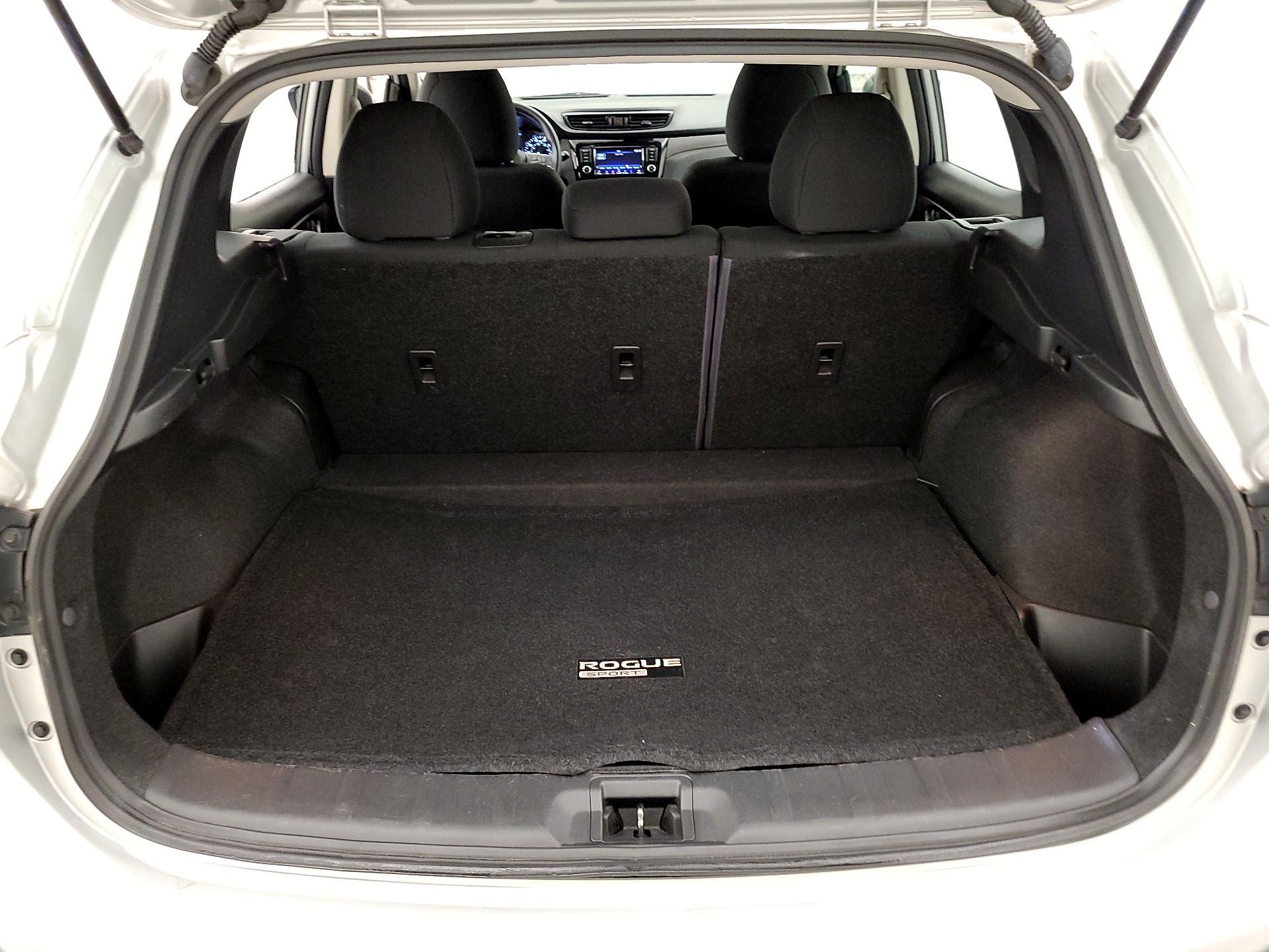 Thumbnail: 2022 Nissan Rogue Sport - 19