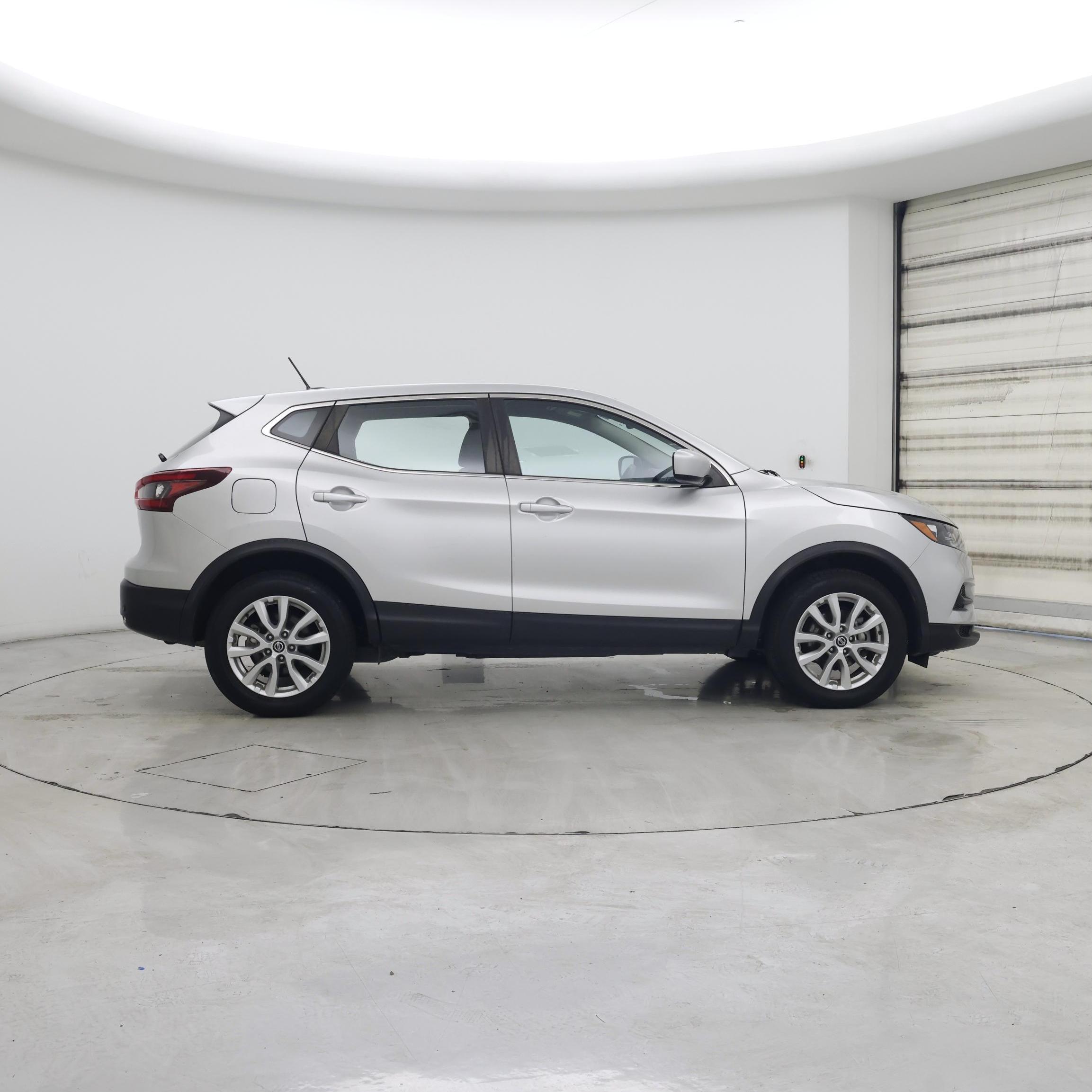 Thumbnail: 2022 Nissan Rogue Sport - 7