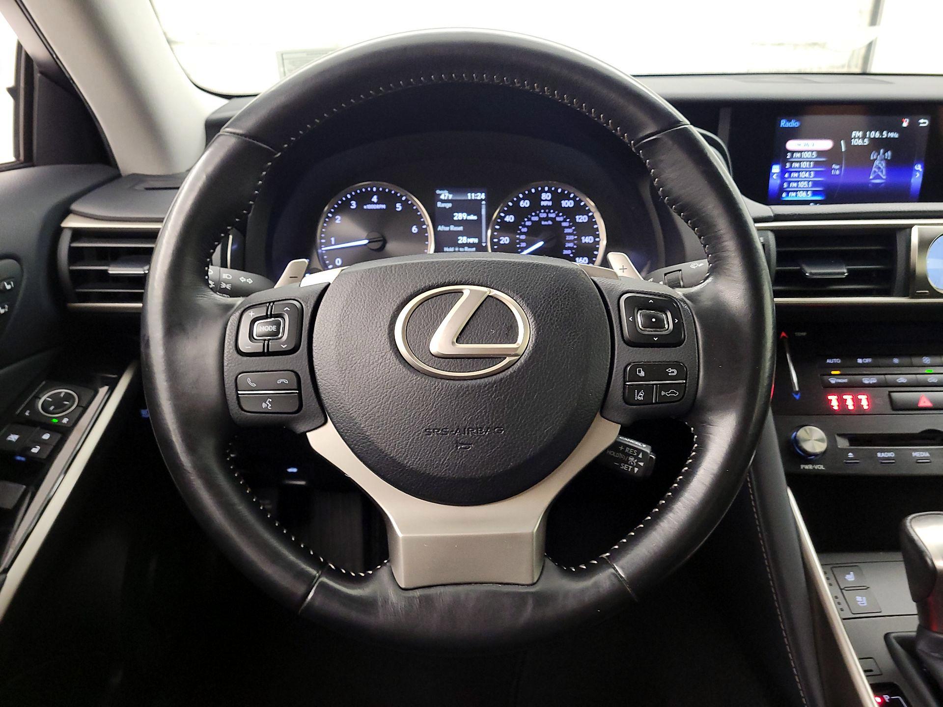 Thumbnail: 2018 Lexus IS - 10