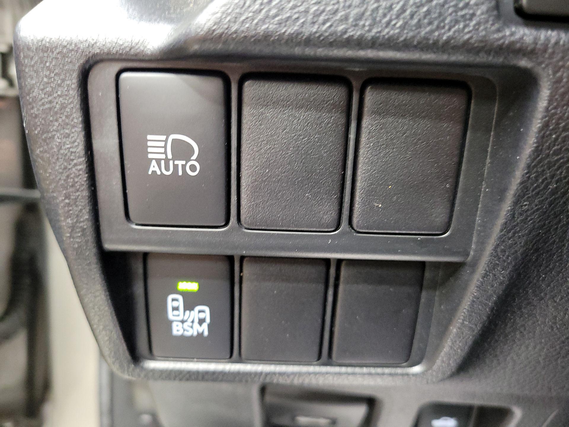 Thumbnail: 2018 Lexus IS - 13