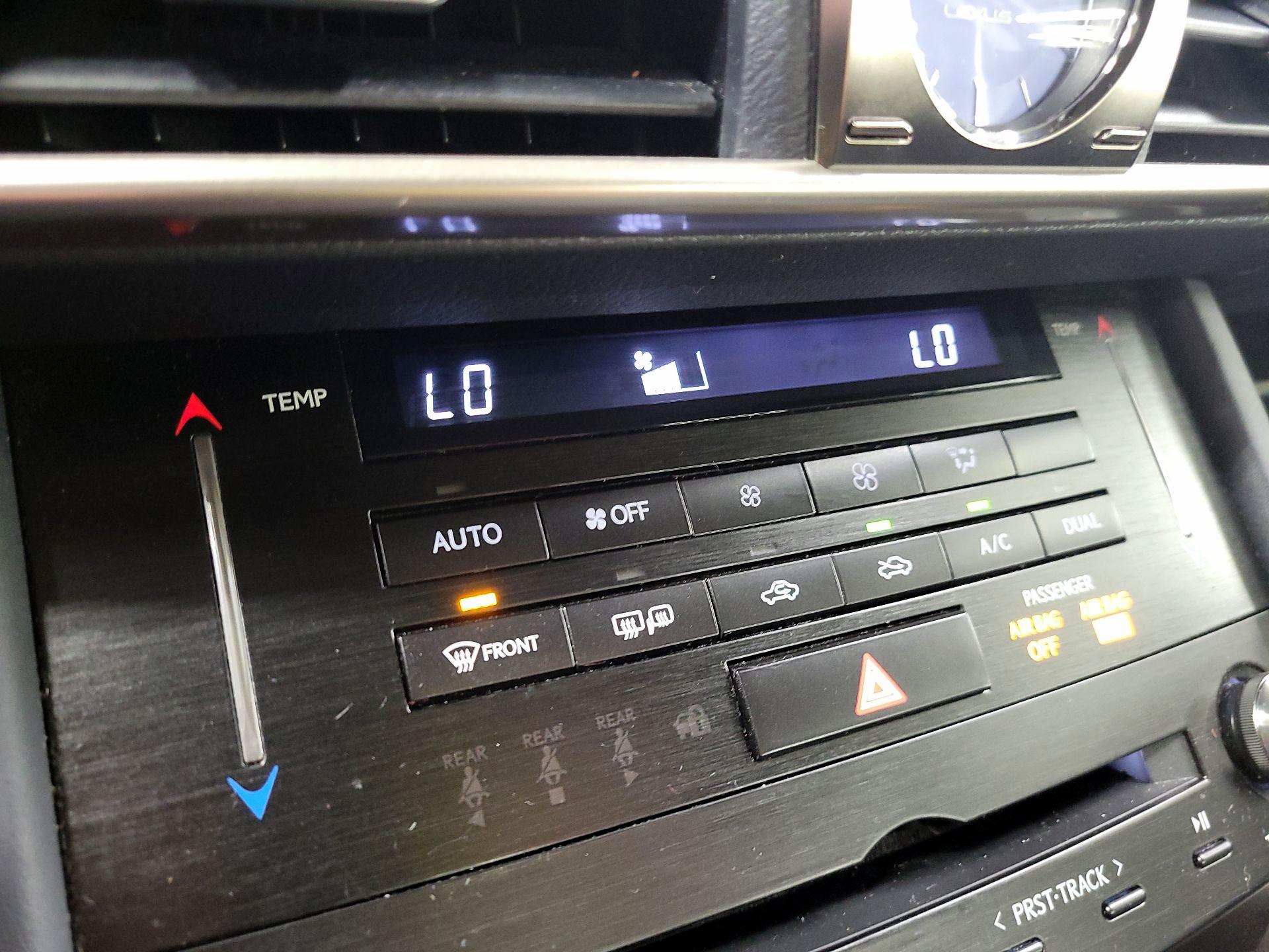 Thumbnail: 2018 Lexus IS - 16