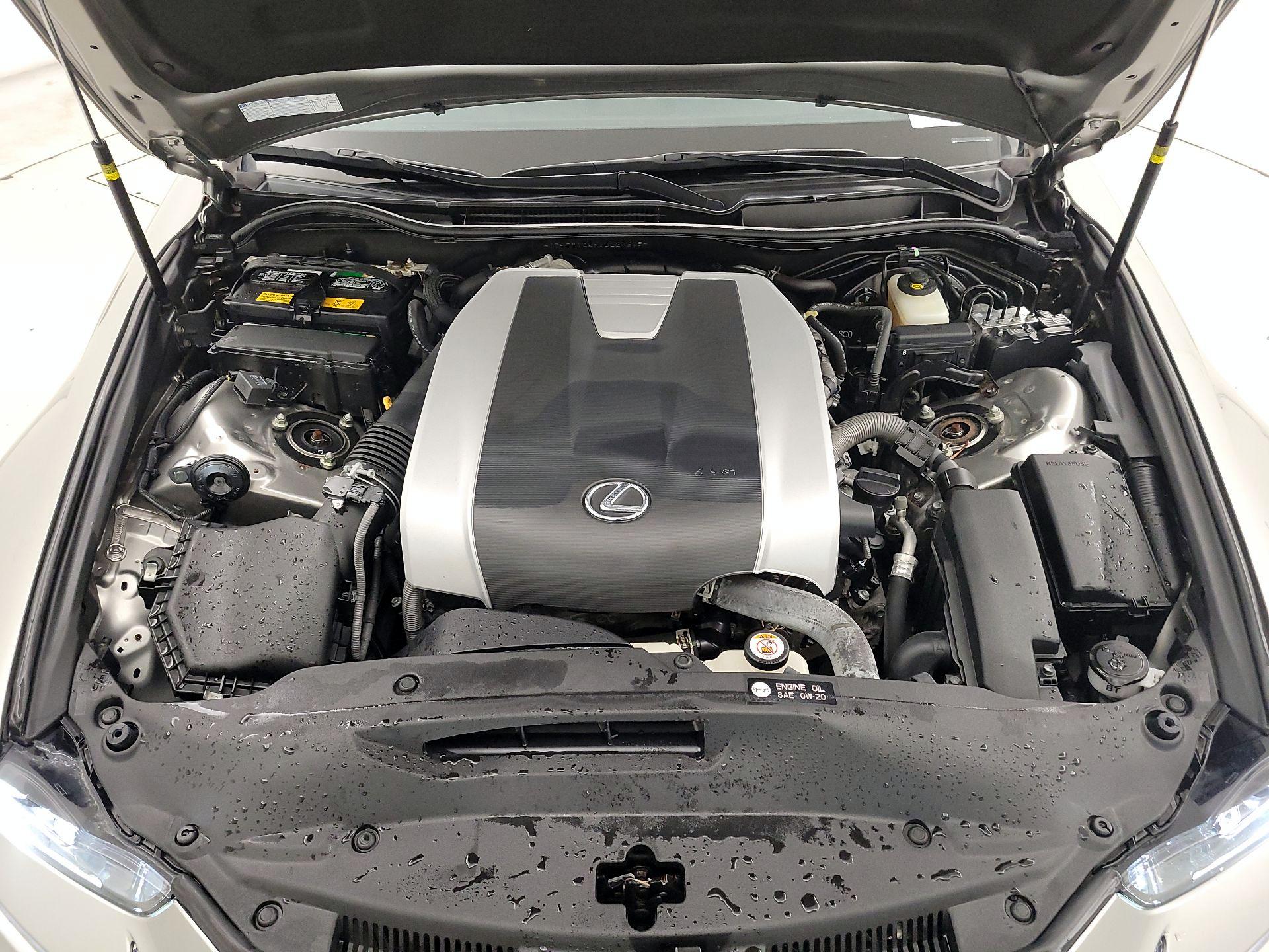 Thumbnail: 2018 Lexus IS - 20