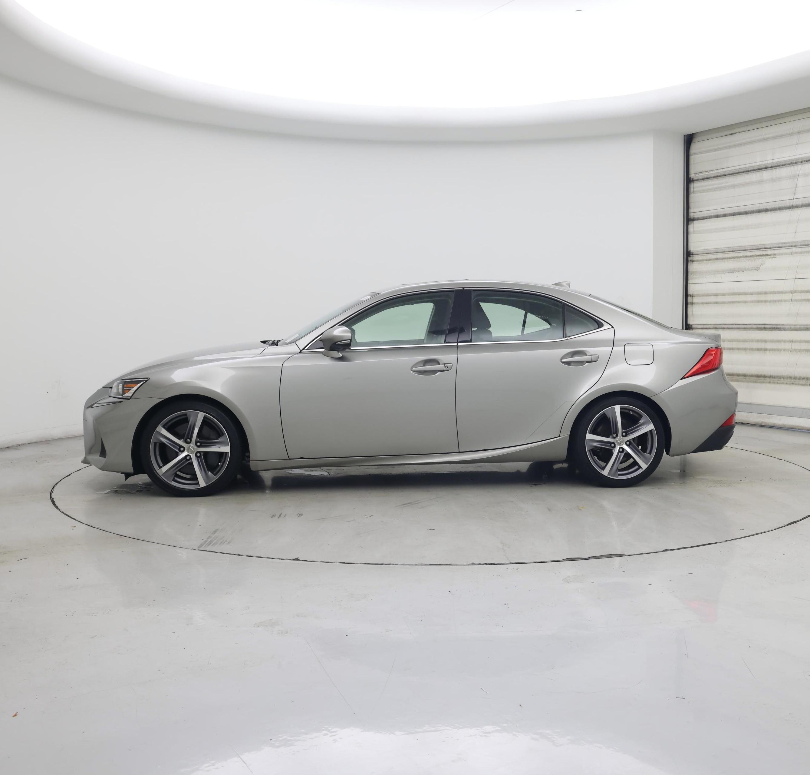 Thumbnail: 2018 Lexus IS - 3