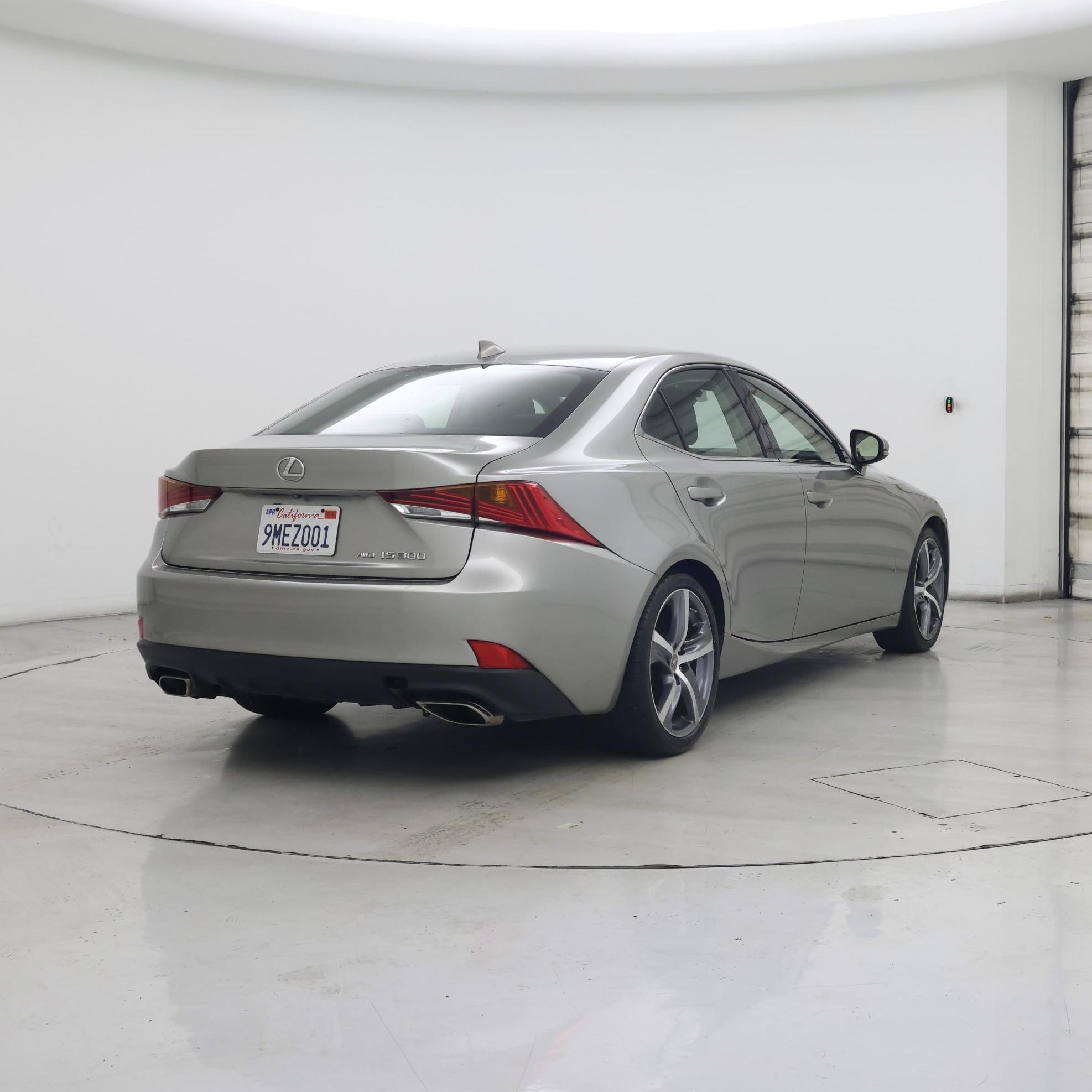 Thumbnail: 2018 Lexus IS - 8