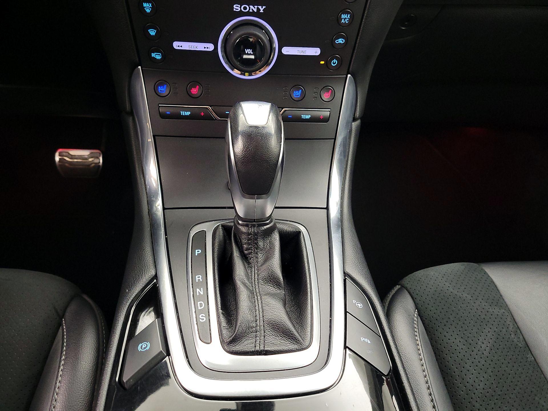 Thumbnail: 2015 Ford Edge - 17