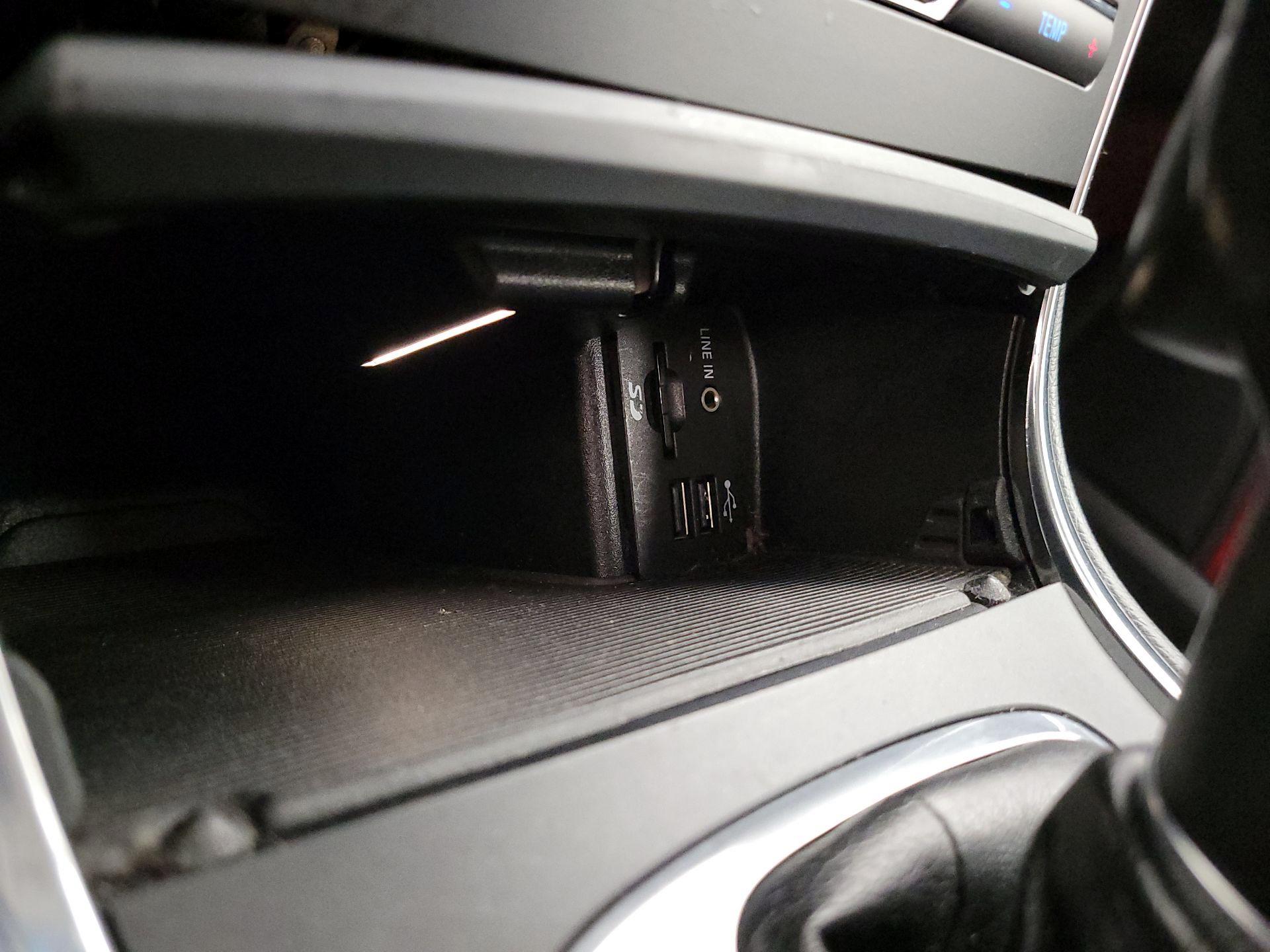 Thumbnail: 2015 Ford Edge - 18