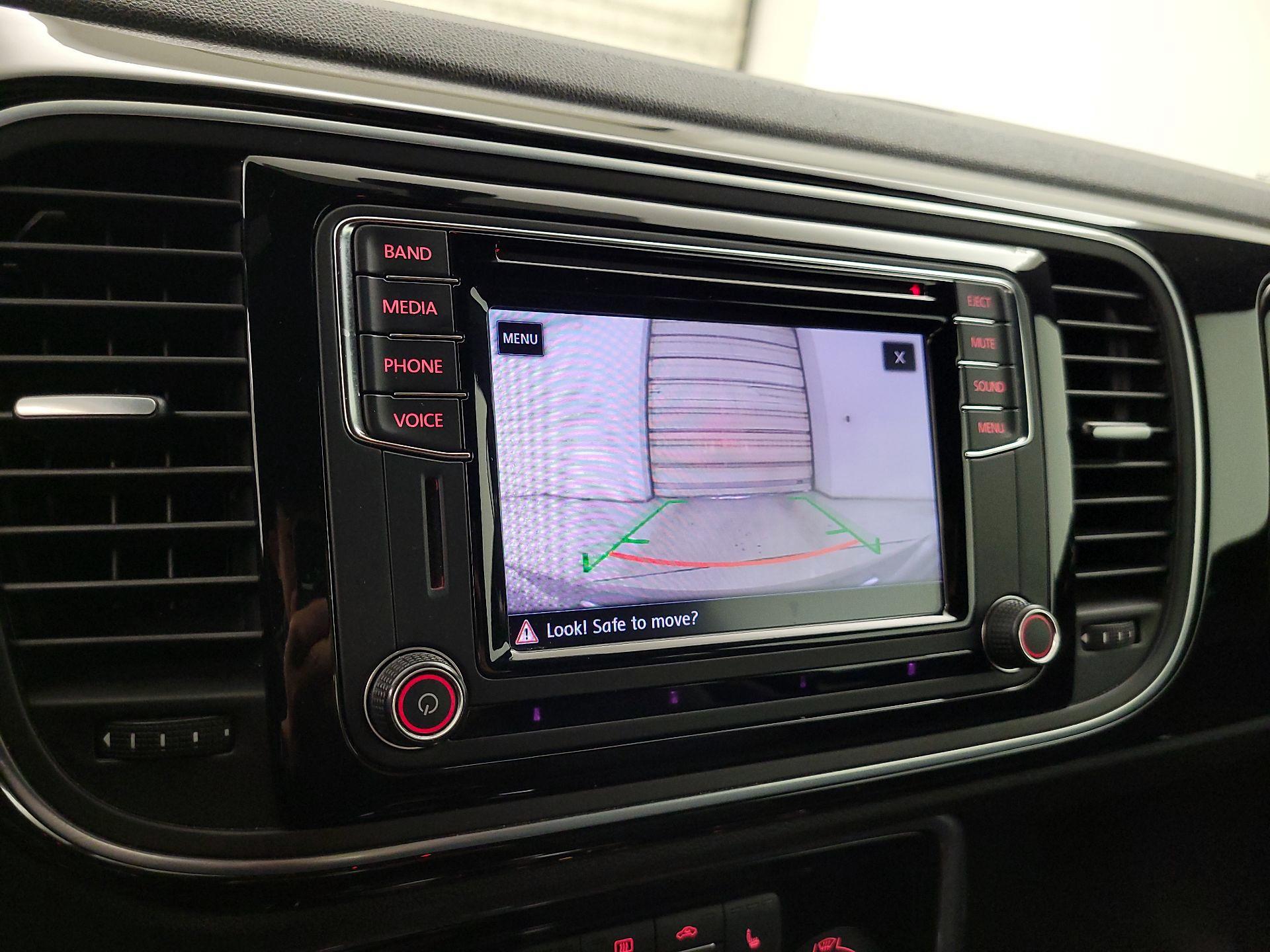 Thumbnail: 2017 Volkswagen Beetle - 13