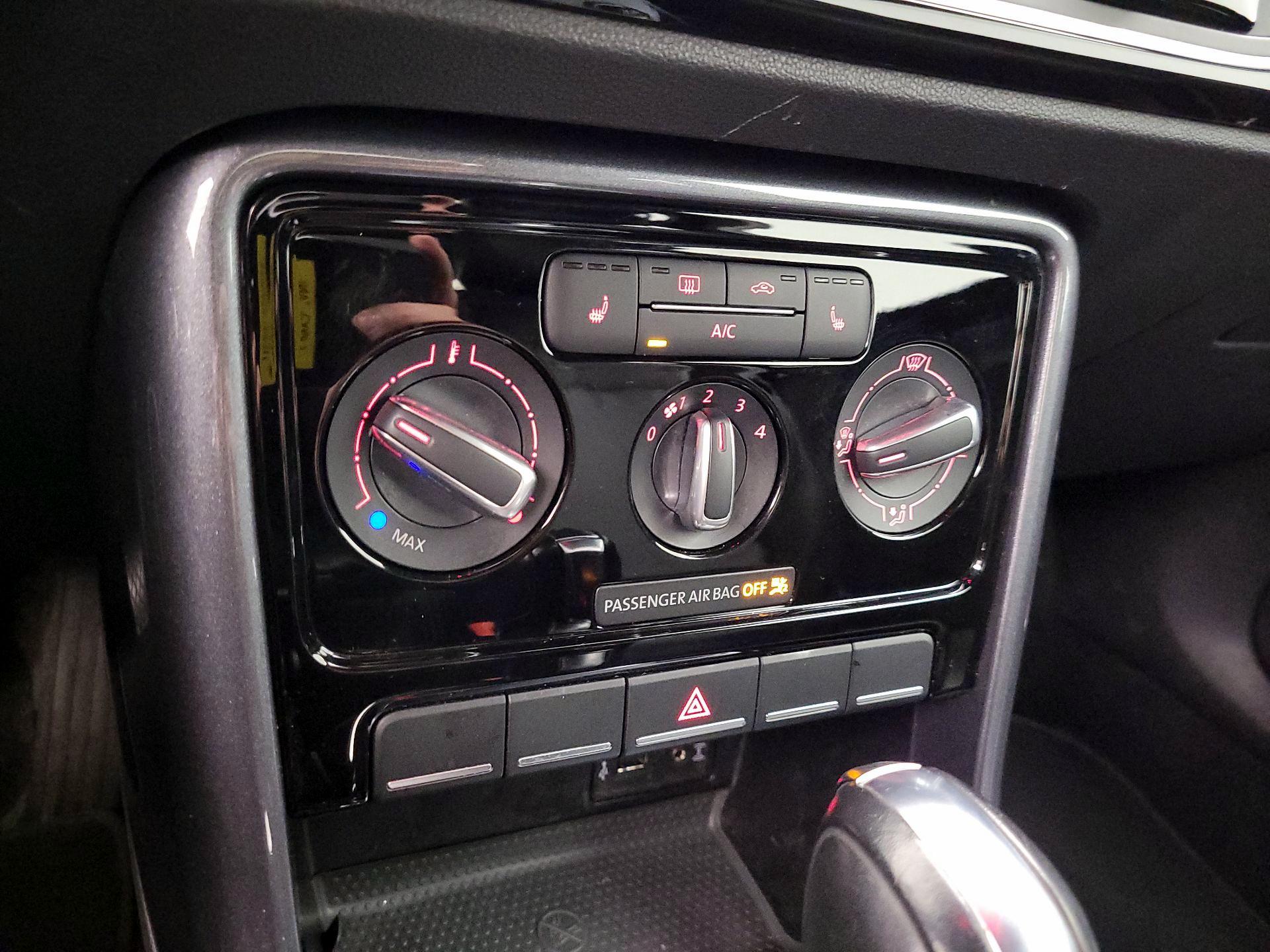 Thumbnail: 2017 Volkswagen Beetle - 15