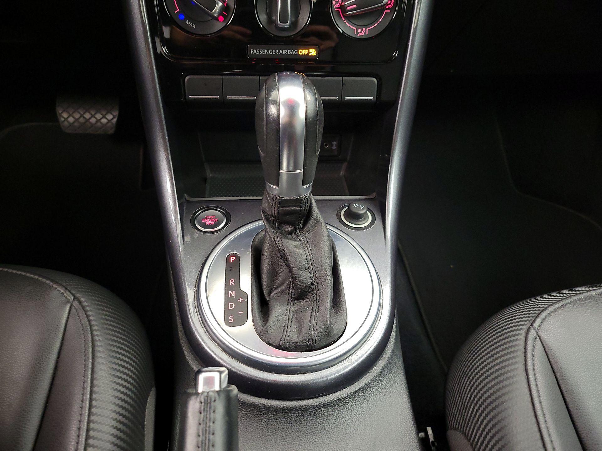 Thumbnail: 2017 Volkswagen Beetle - 16