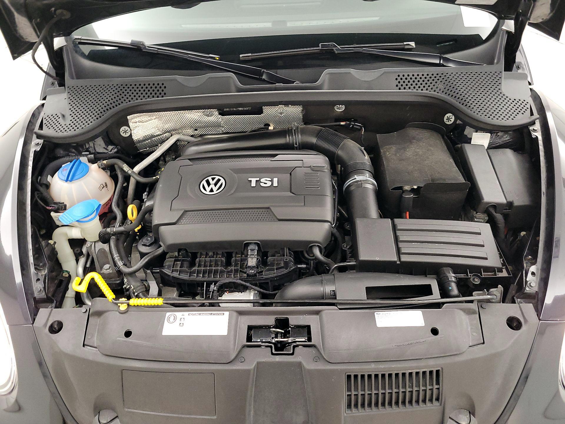 Thumbnail: 2017 Volkswagen Beetle - 20