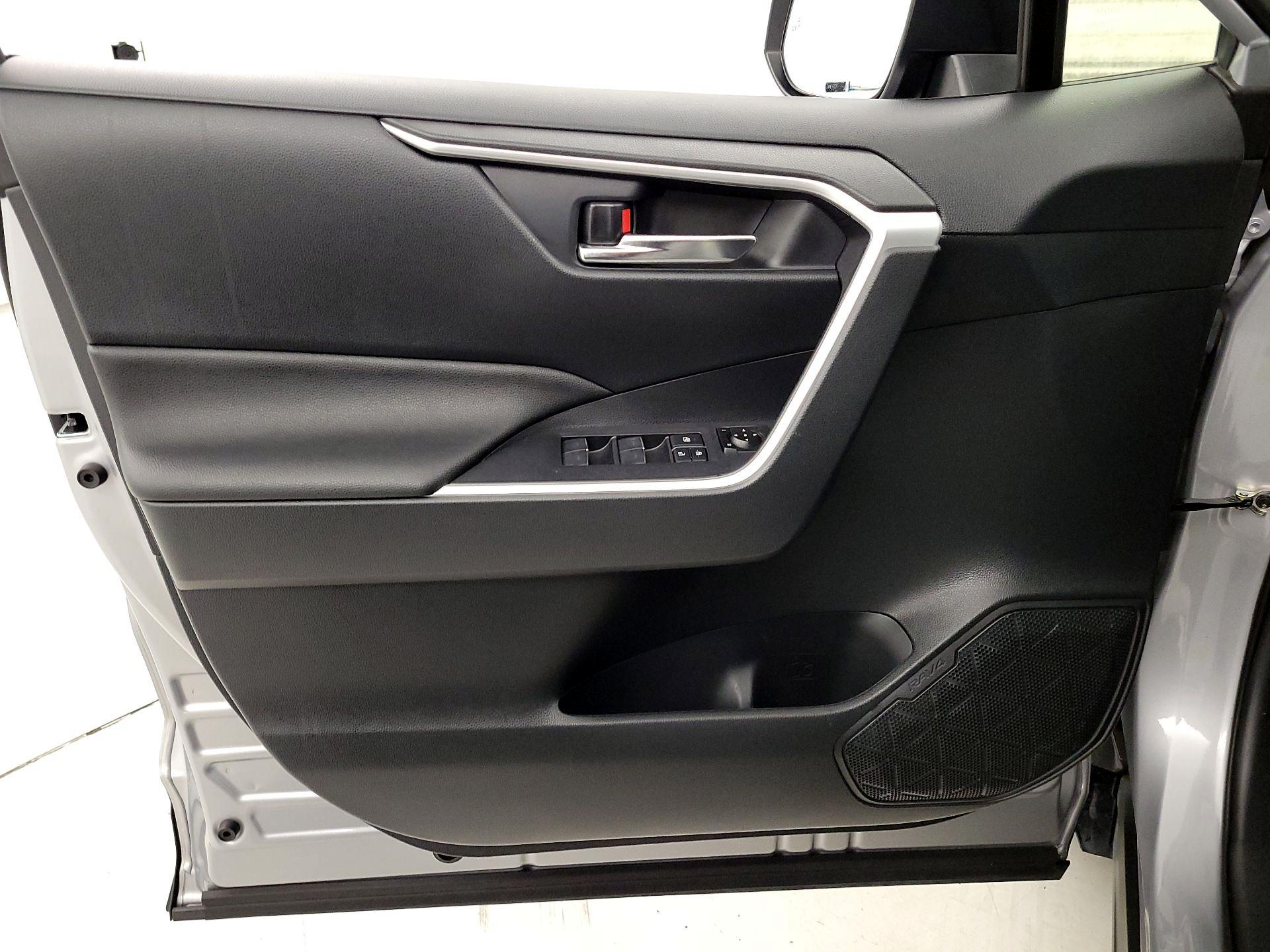 Thumbnail: 2023 Toyota RAV4 - 12