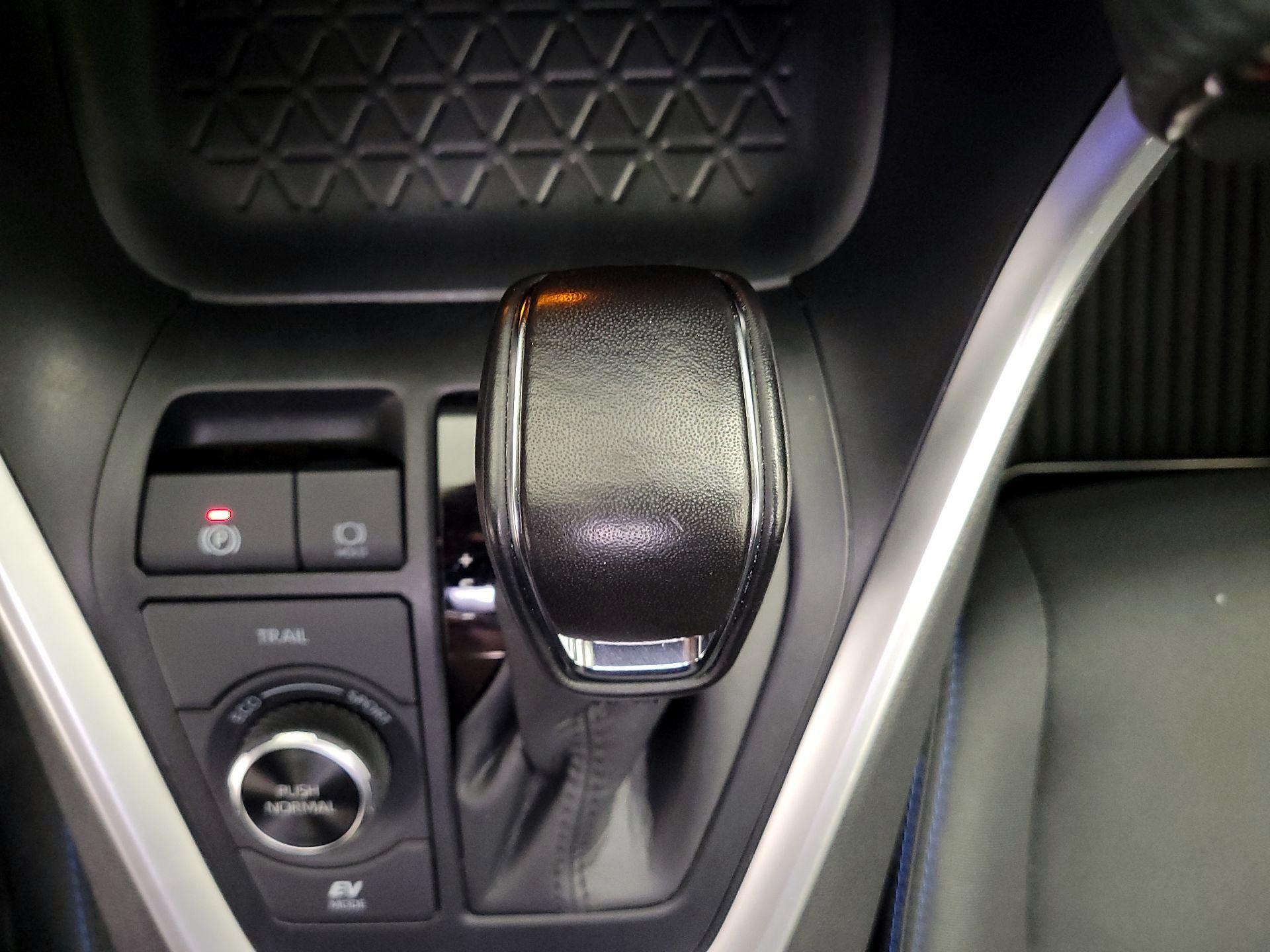 Thumbnail: 2023 Toyota RAV4 - 17