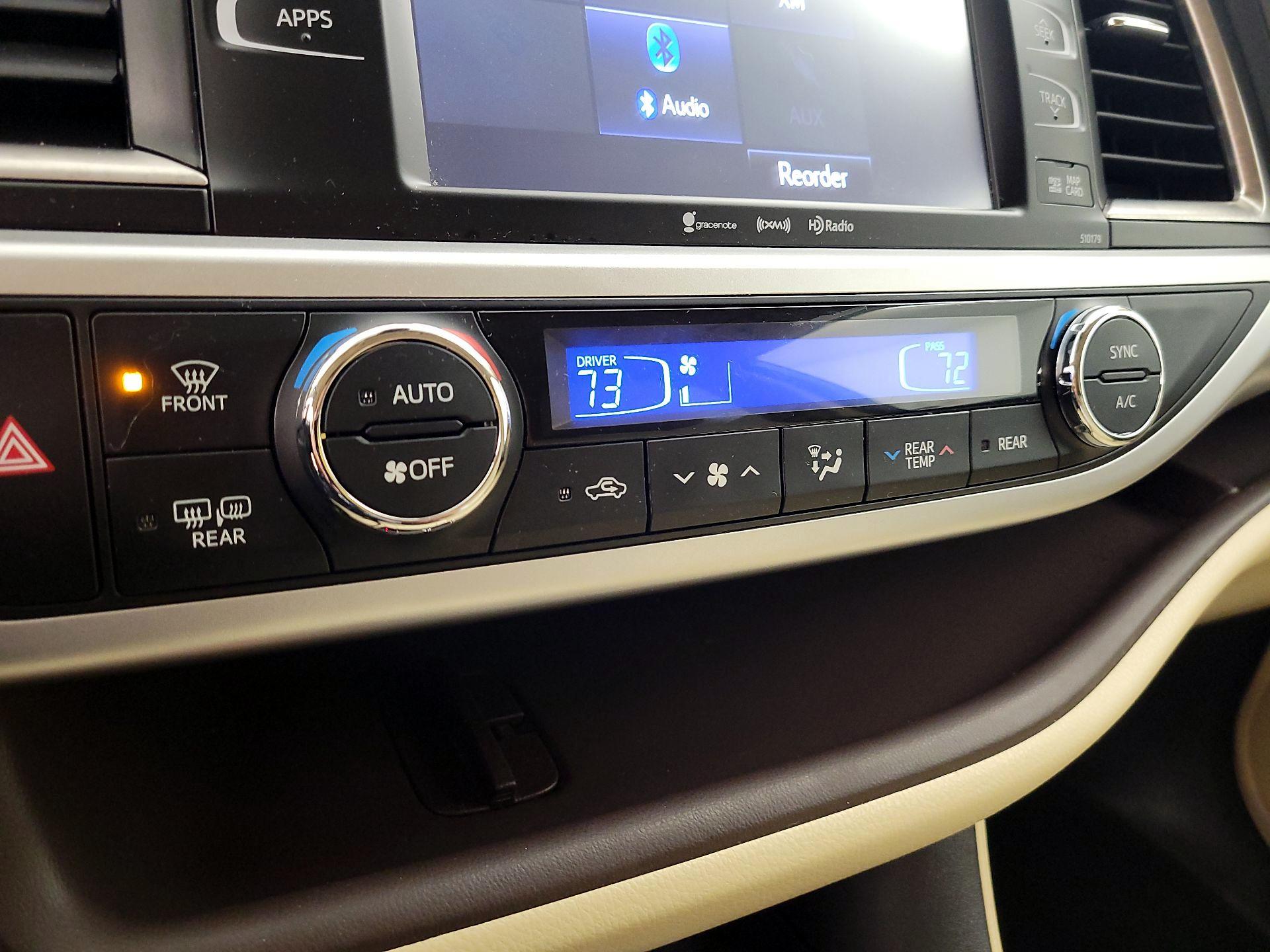 Thumbnail: 2018 Toyota Highlander - 16