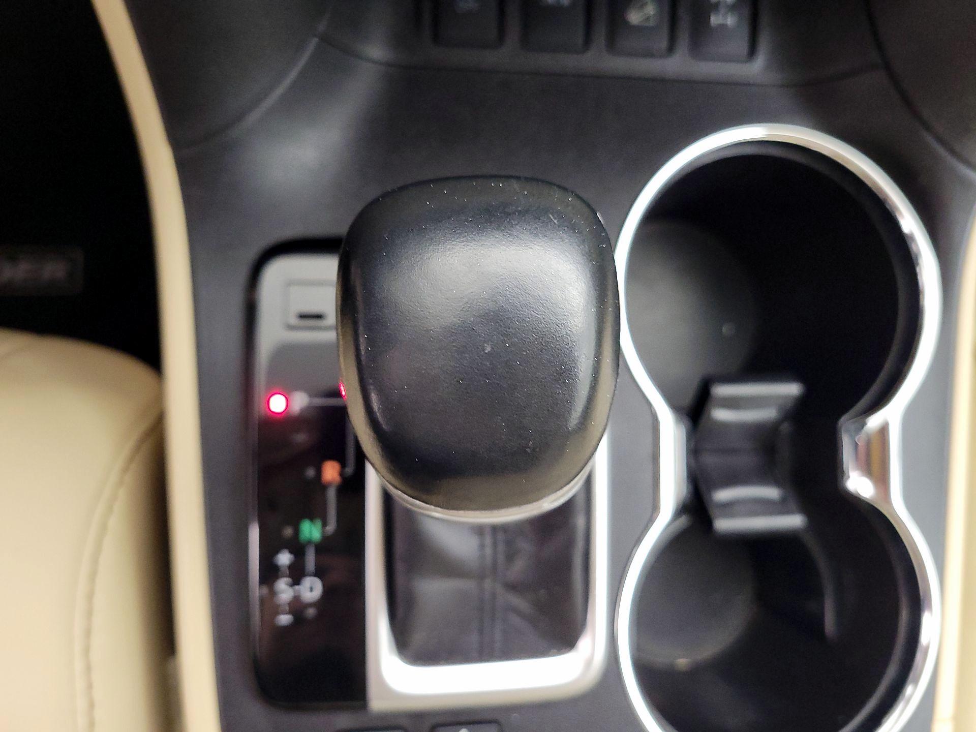 Thumbnail: 2018 Toyota Highlander - 17