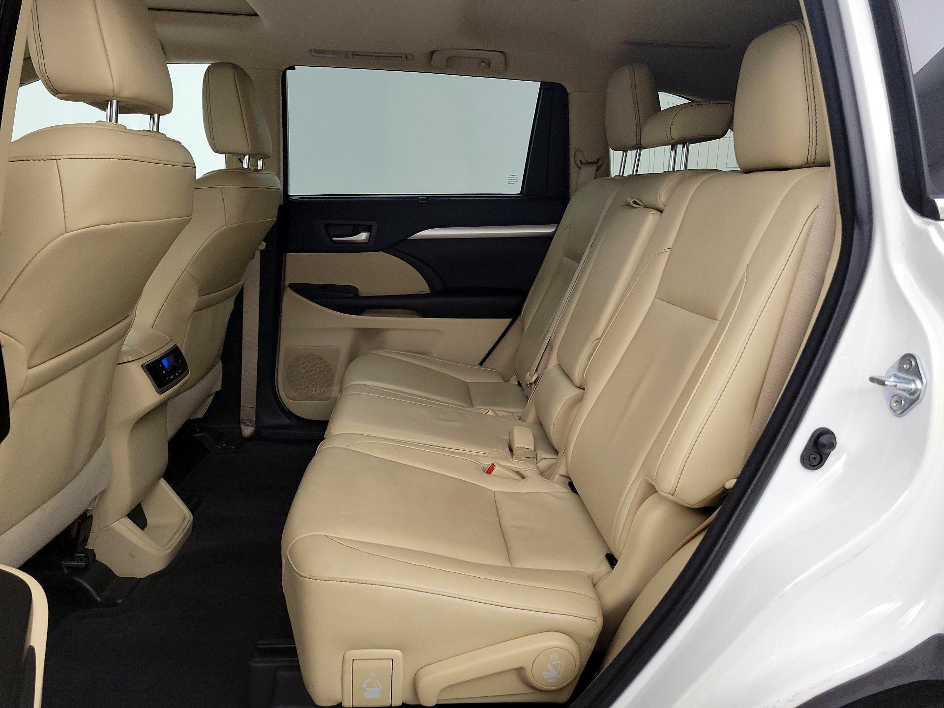 Thumbnail: 2018 Toyota Highlander - 18