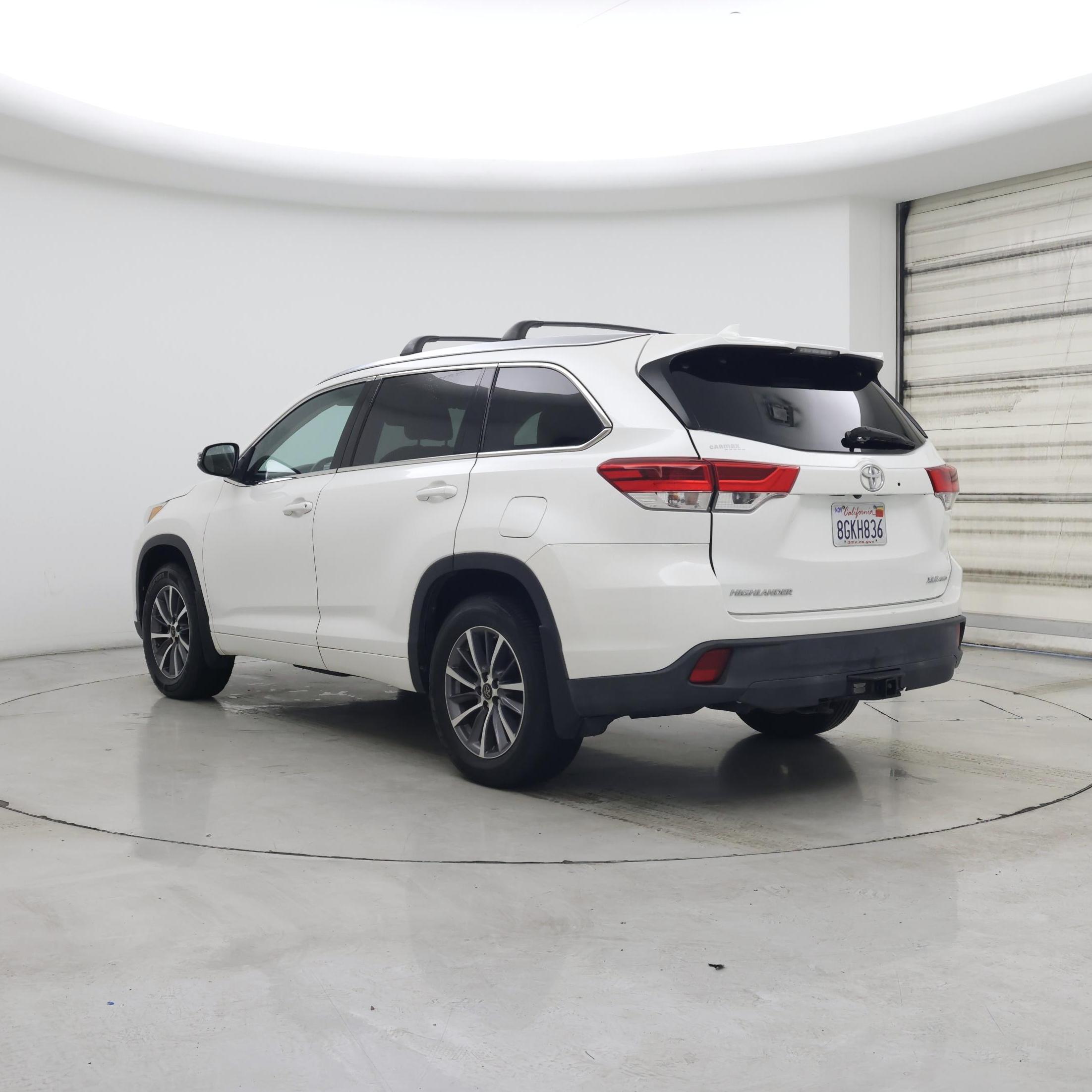 Thumbnail: 2018 Toyota Highlander - 2