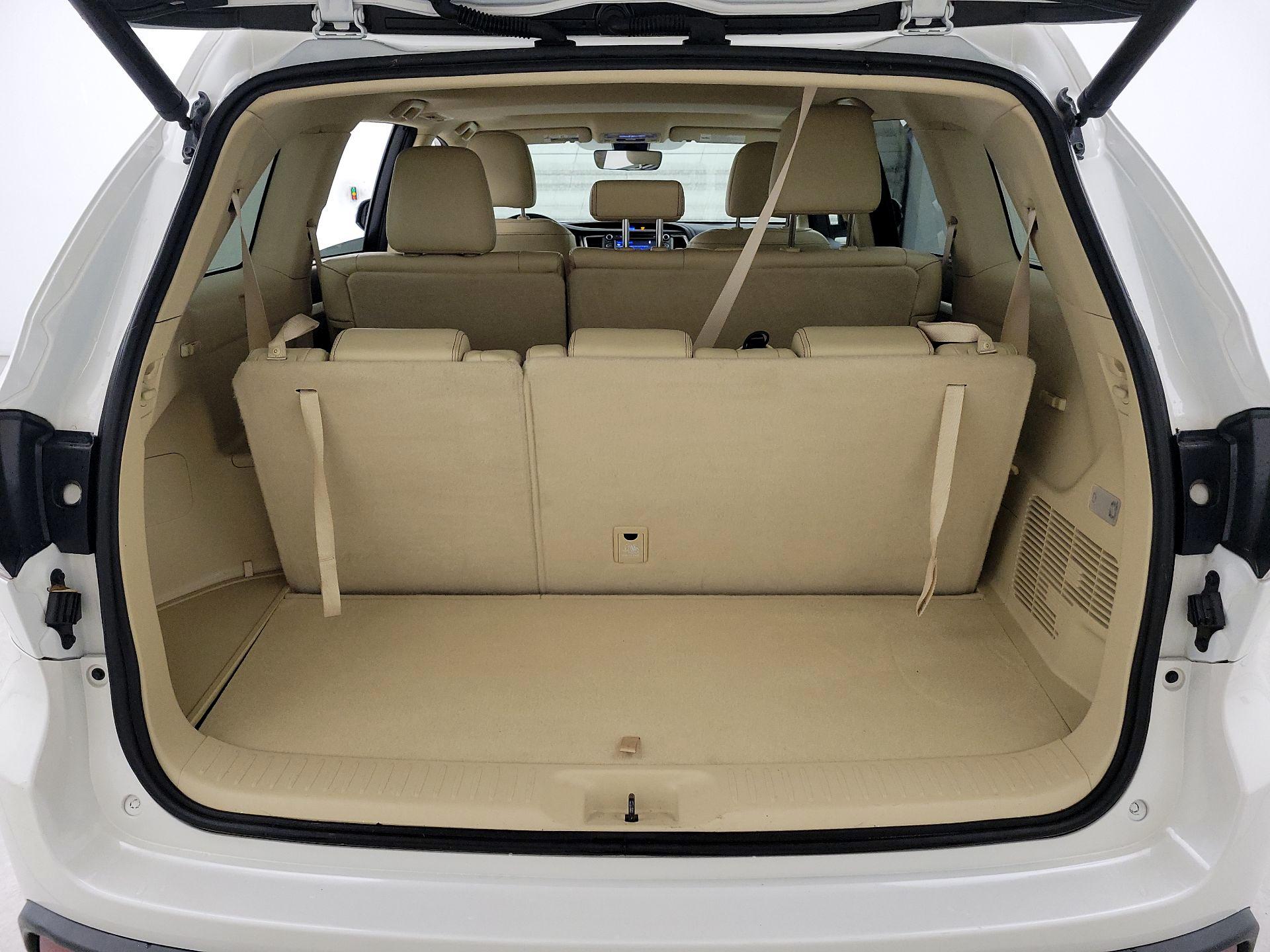 Thumbnail: 2018 Toyota Highlander - 19