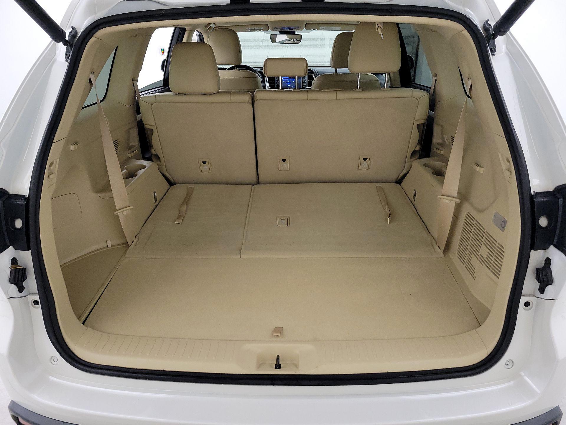 Thumbnail: 2018 Toyota Highlander - 20