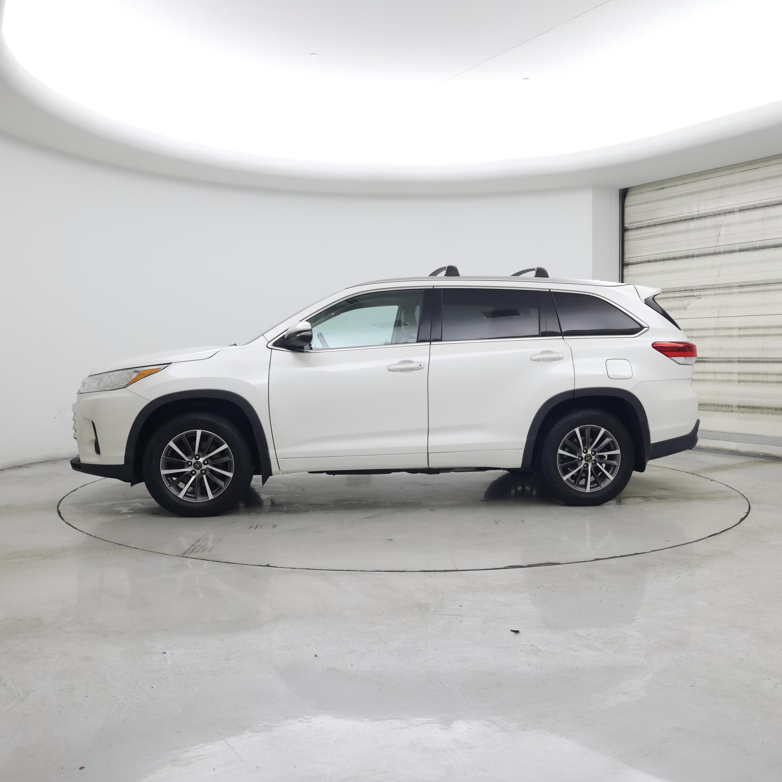 Thumbnail: 2018 Toyota Highlander - 3