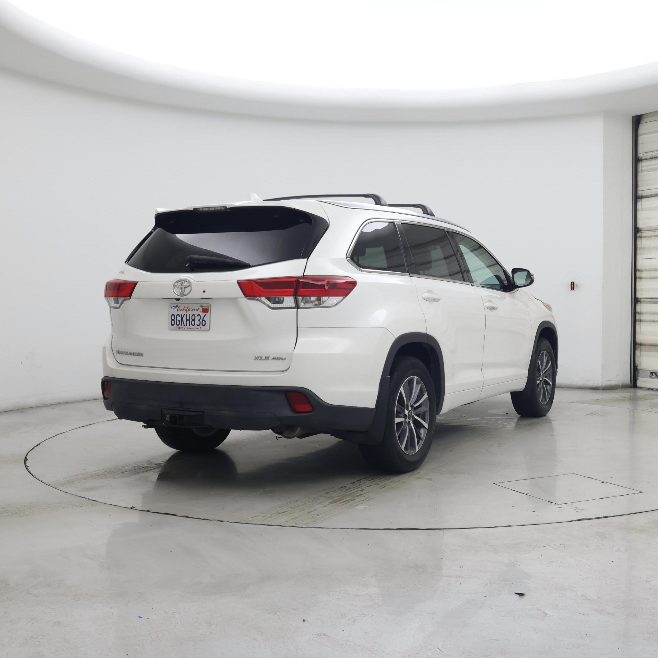 Thumbnail: 2018 Toyota Highlander - 8