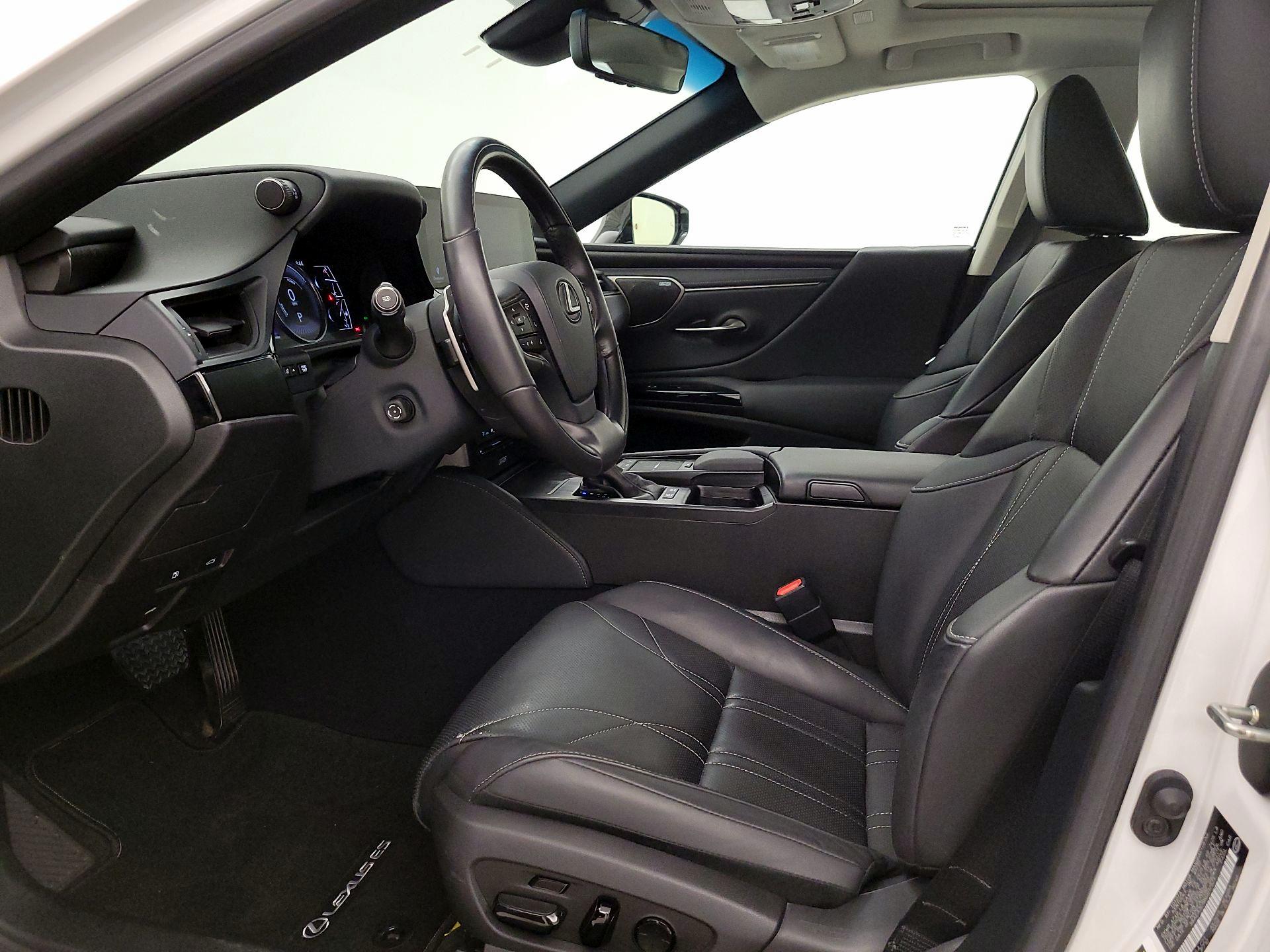 Thumbnail: 2022 Lexus ES - 11