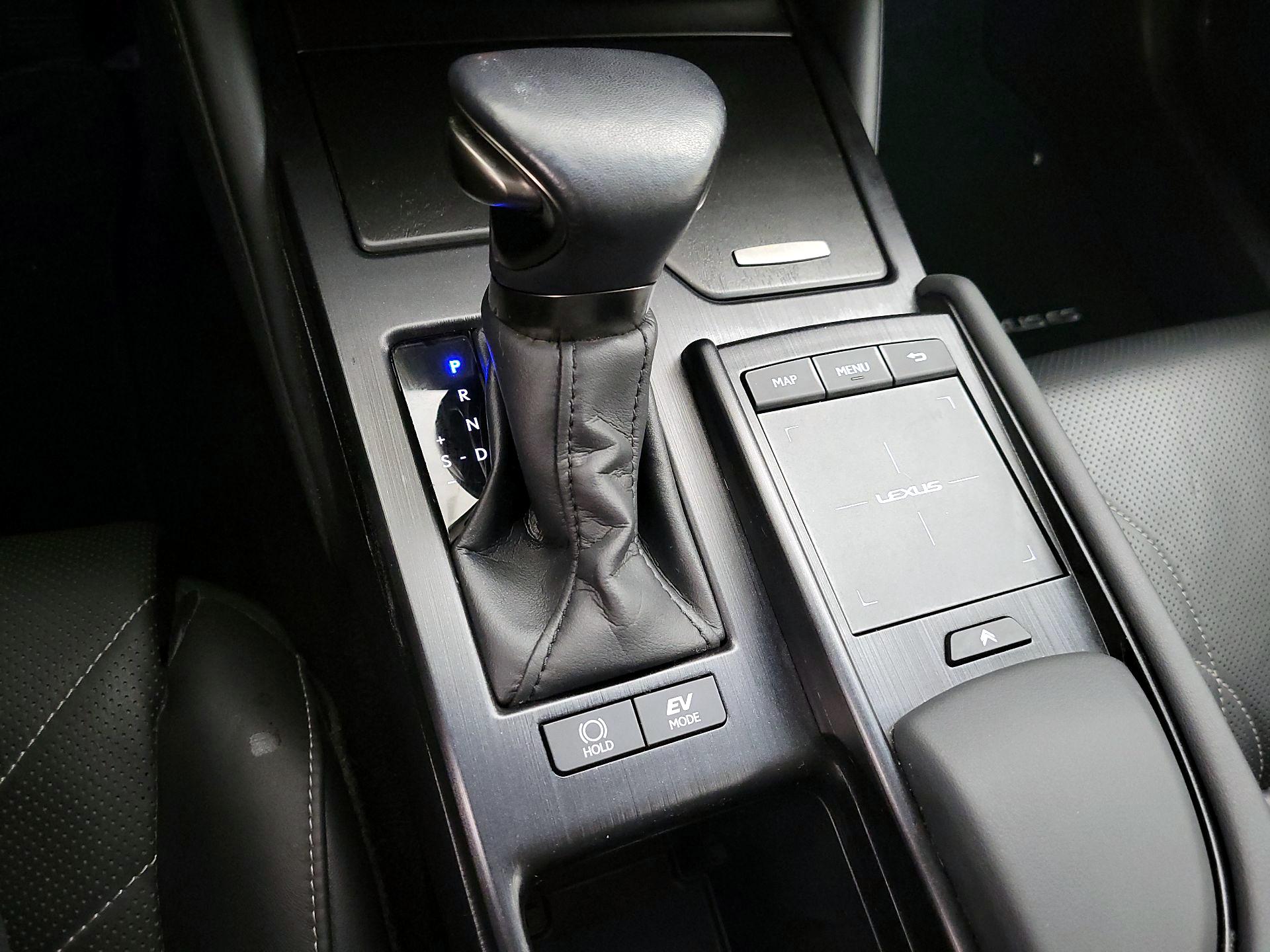 Thumbnail: 2022 Lexus ES - 17