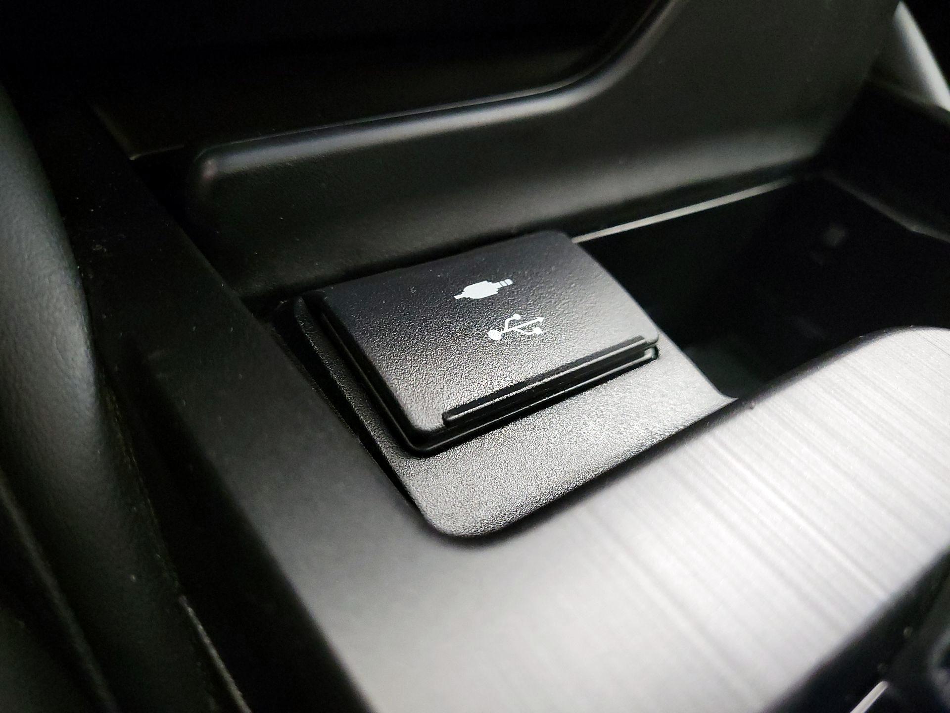 Thumbnail: 2022 Lexus ES - 18