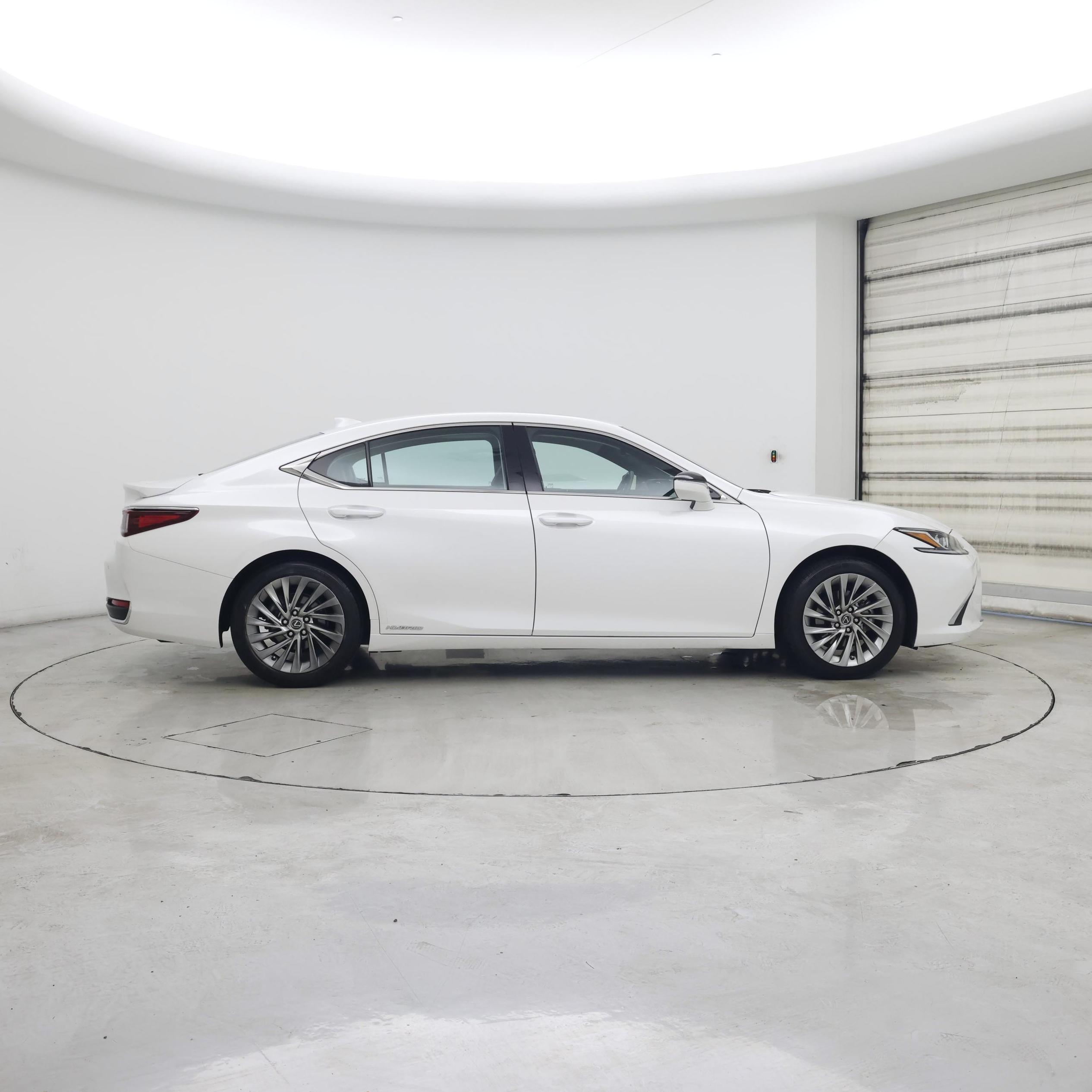 Thumbnail: 2022 Lexus ES - 7