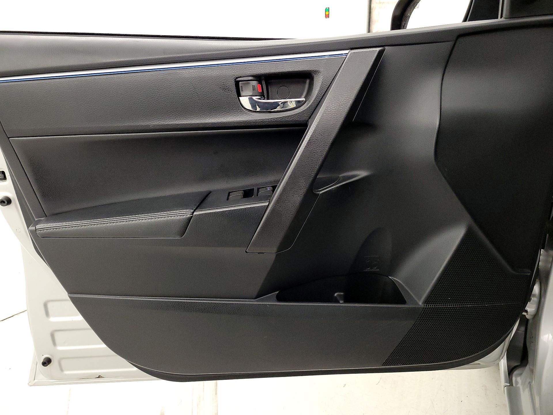 Thumbnail: 2015 Toyota Corolla - 12