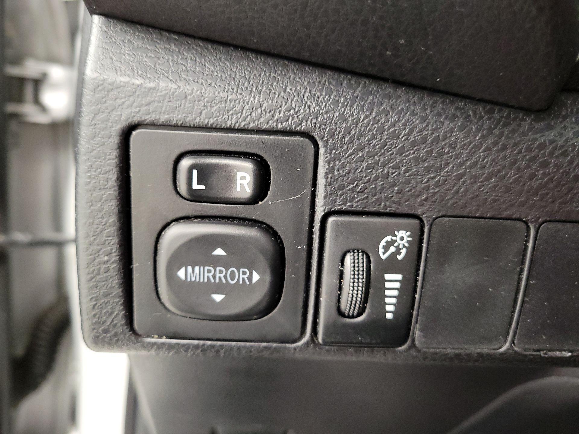 Thumbnail: 2015 Toyota Corolla - 13