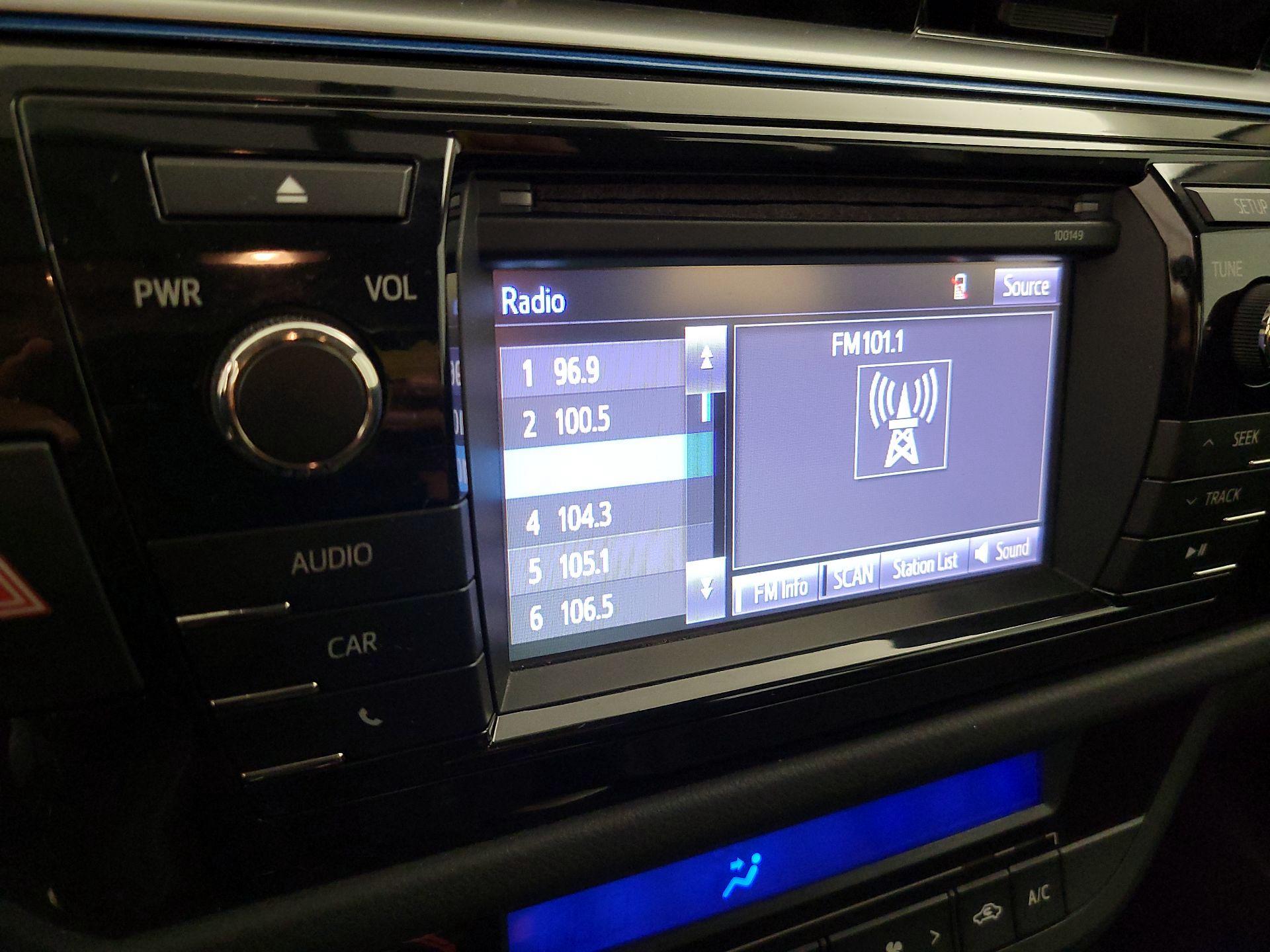 Thumbnail: 2015 Toyota Corolla - 15