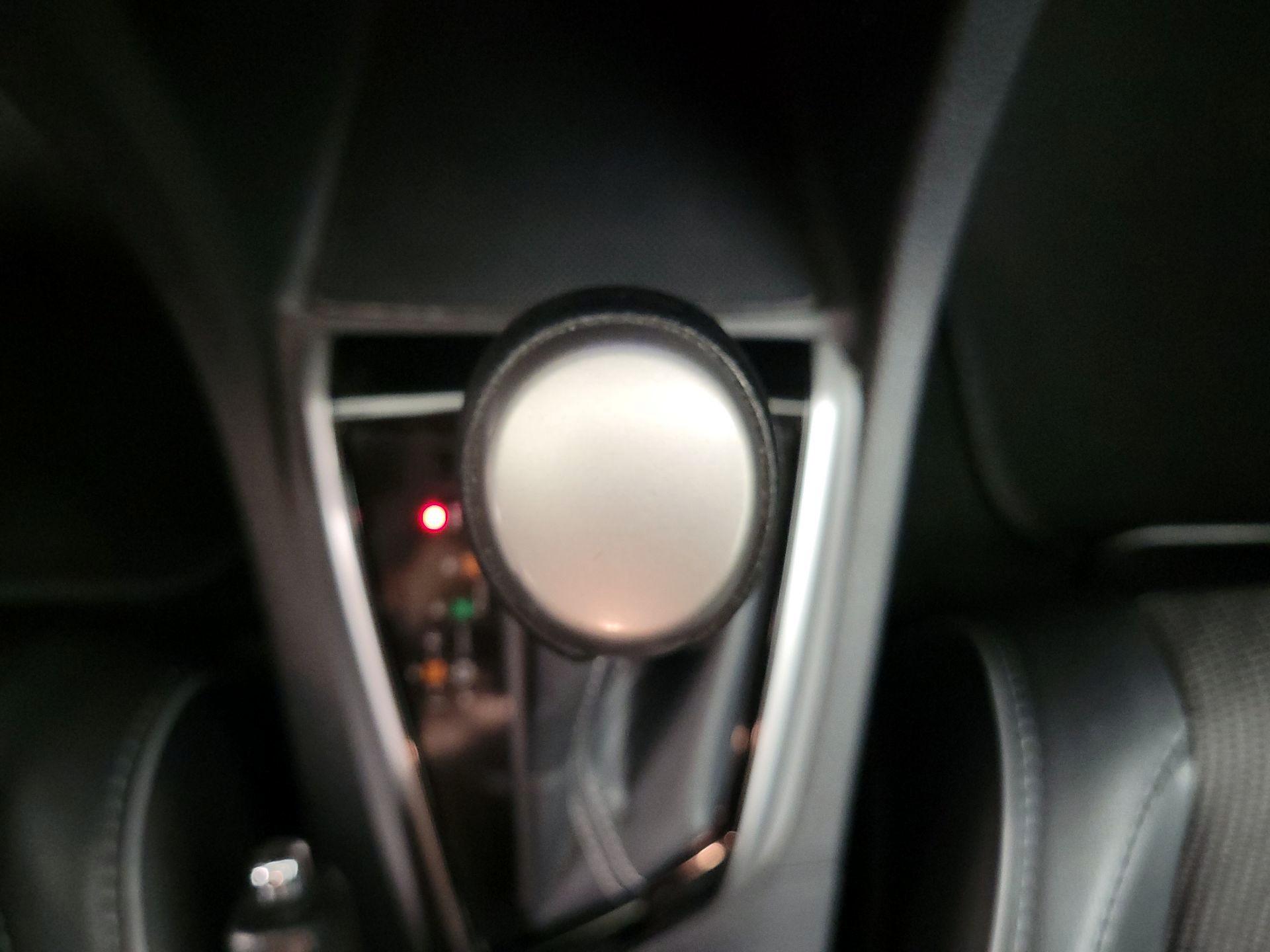 Thumbnail: 2015 Toyota Corolla - 17