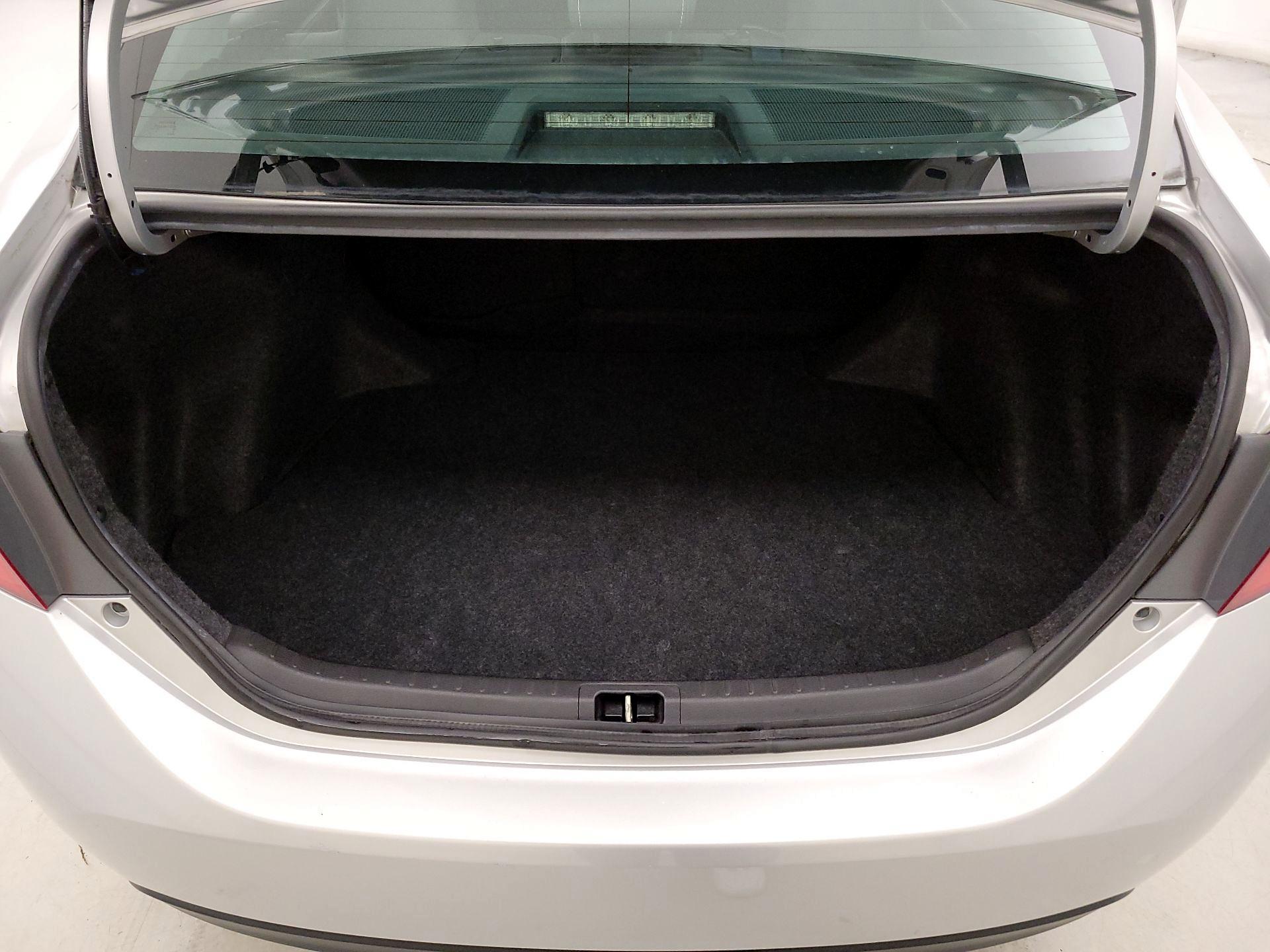 Thumbnail: 2015 Toyota Corolla - 19