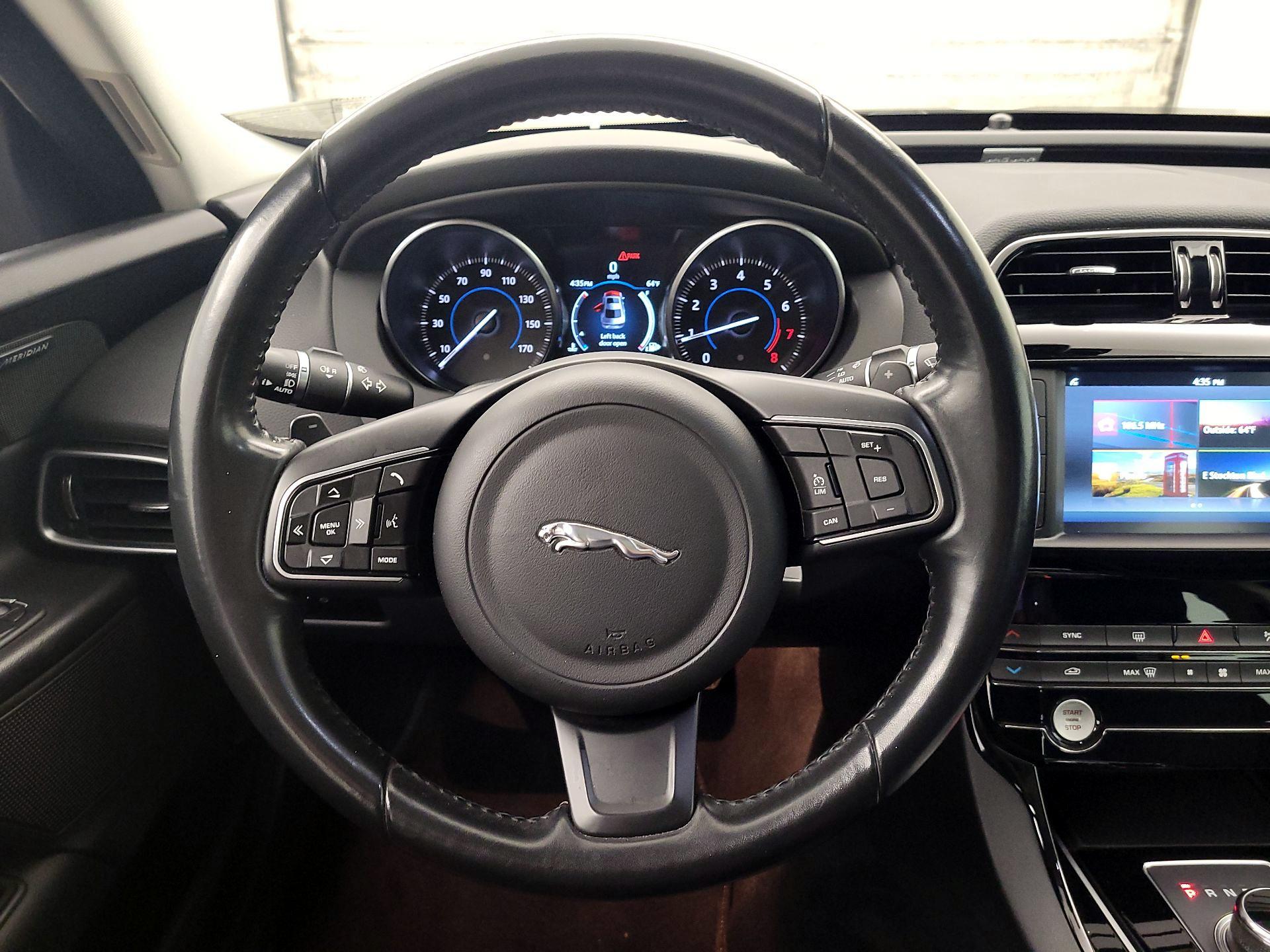 Thumbnail: 2018 Jaguar XE - 10