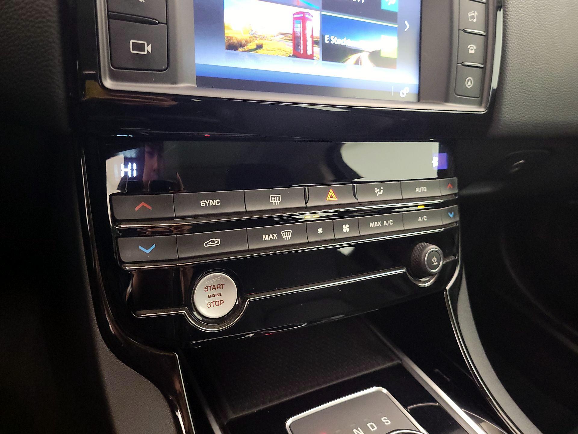 Thumbnail: 2018 Jaguar XE - 16