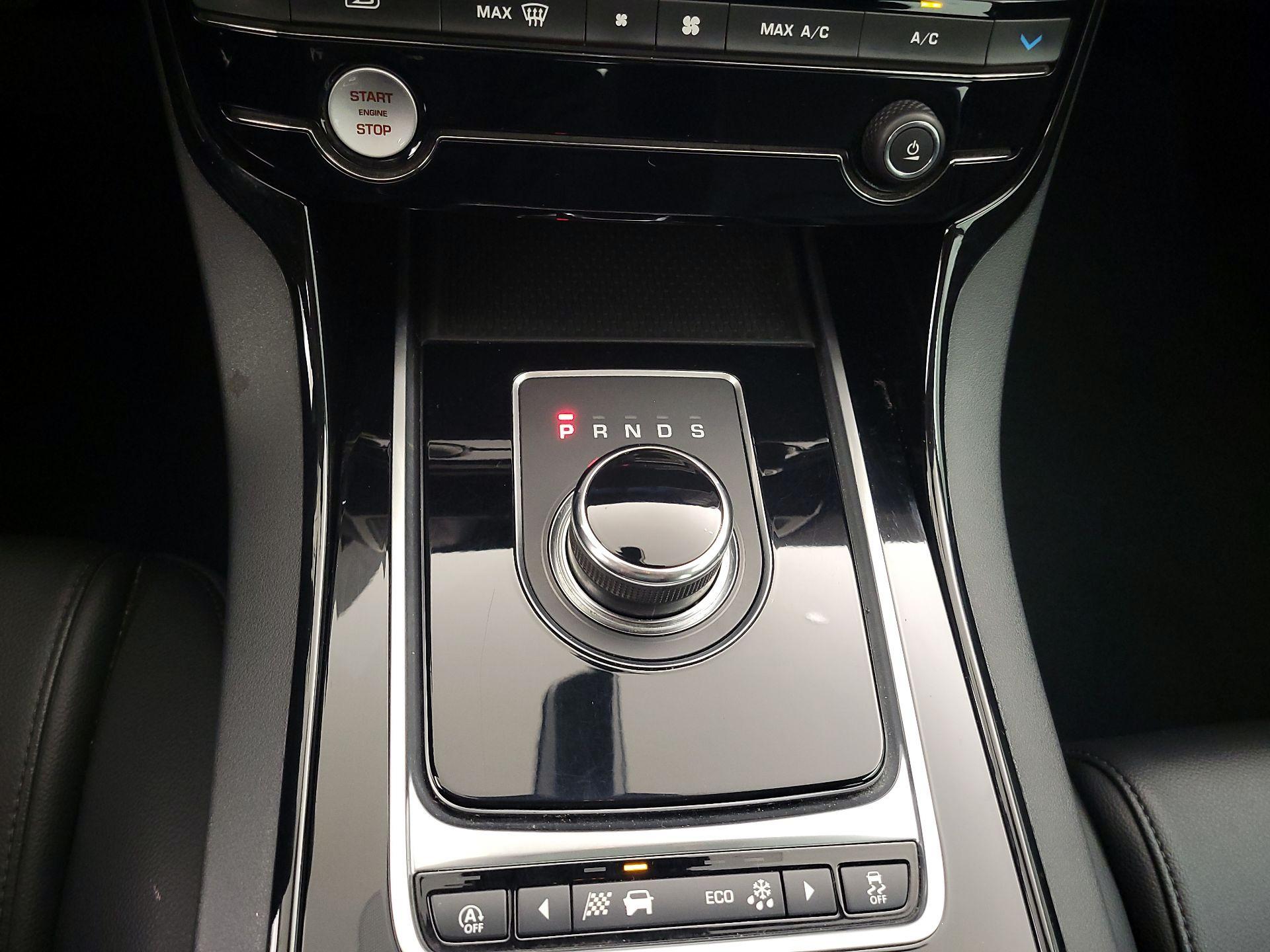 Thumbnail: 2018 Jaguar XE - 17