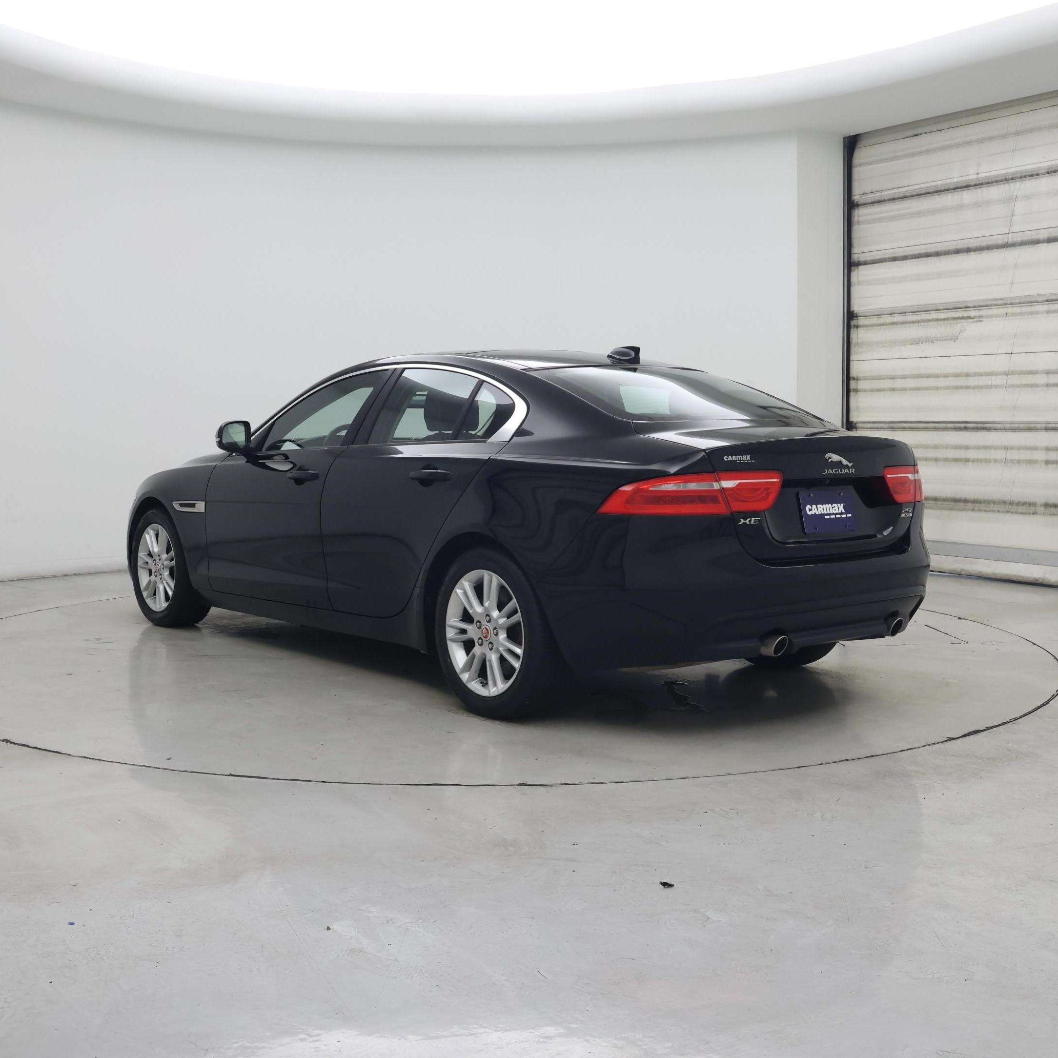 Thumbnail: 2018 Jaguar XE - 2