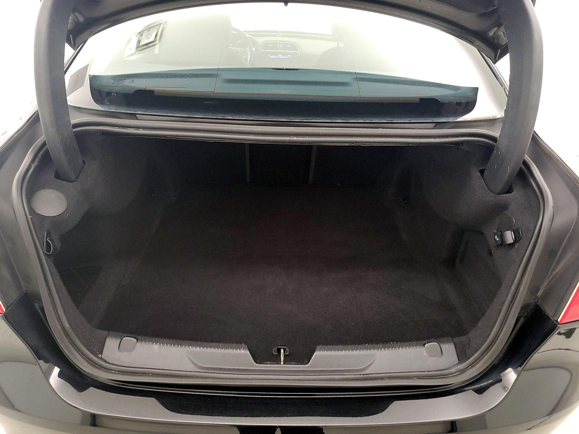 Thumbnail: 2018 Jaguar XE - 20