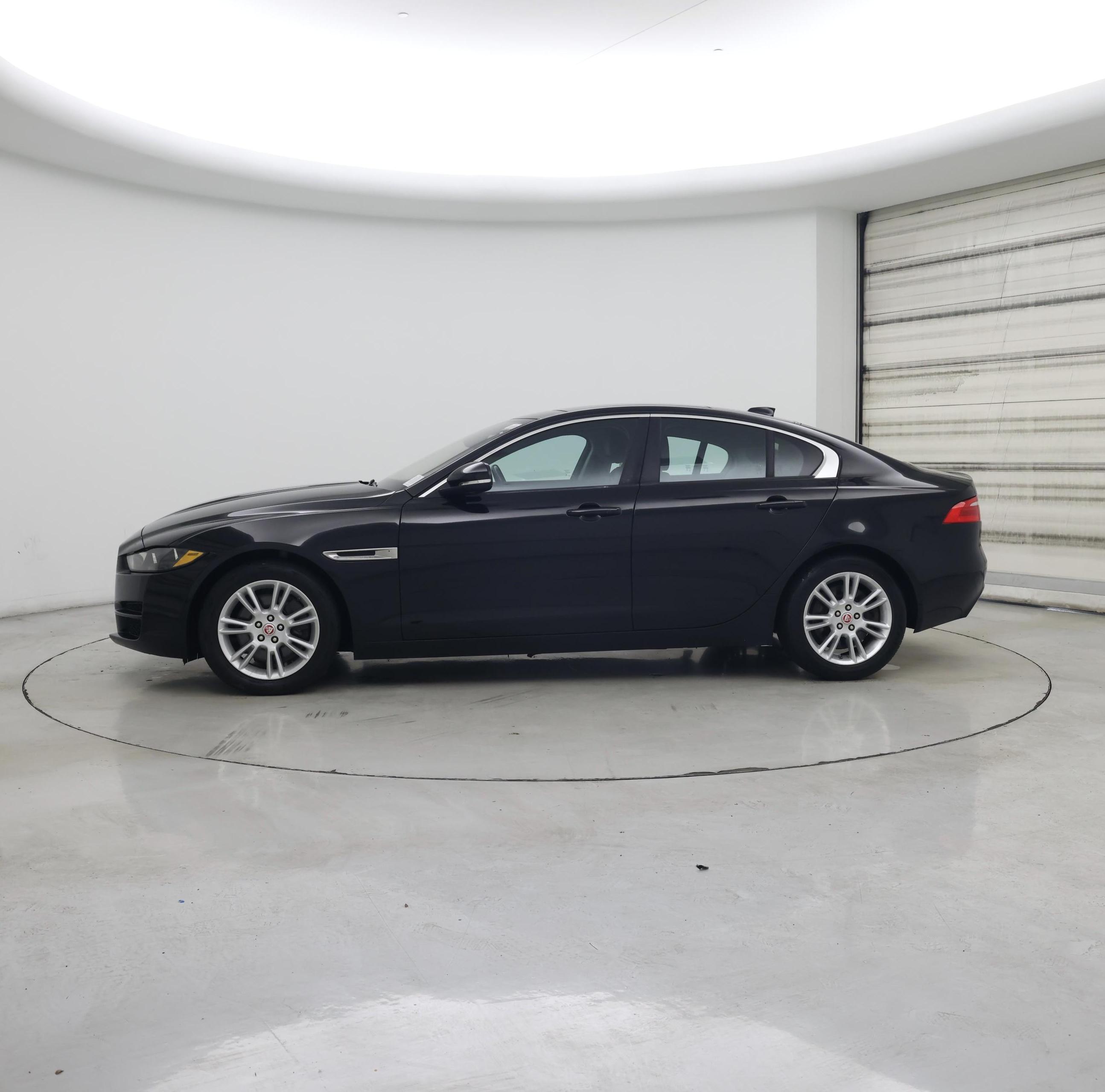 Thumbnail: 2018 Jaguar XE - 3