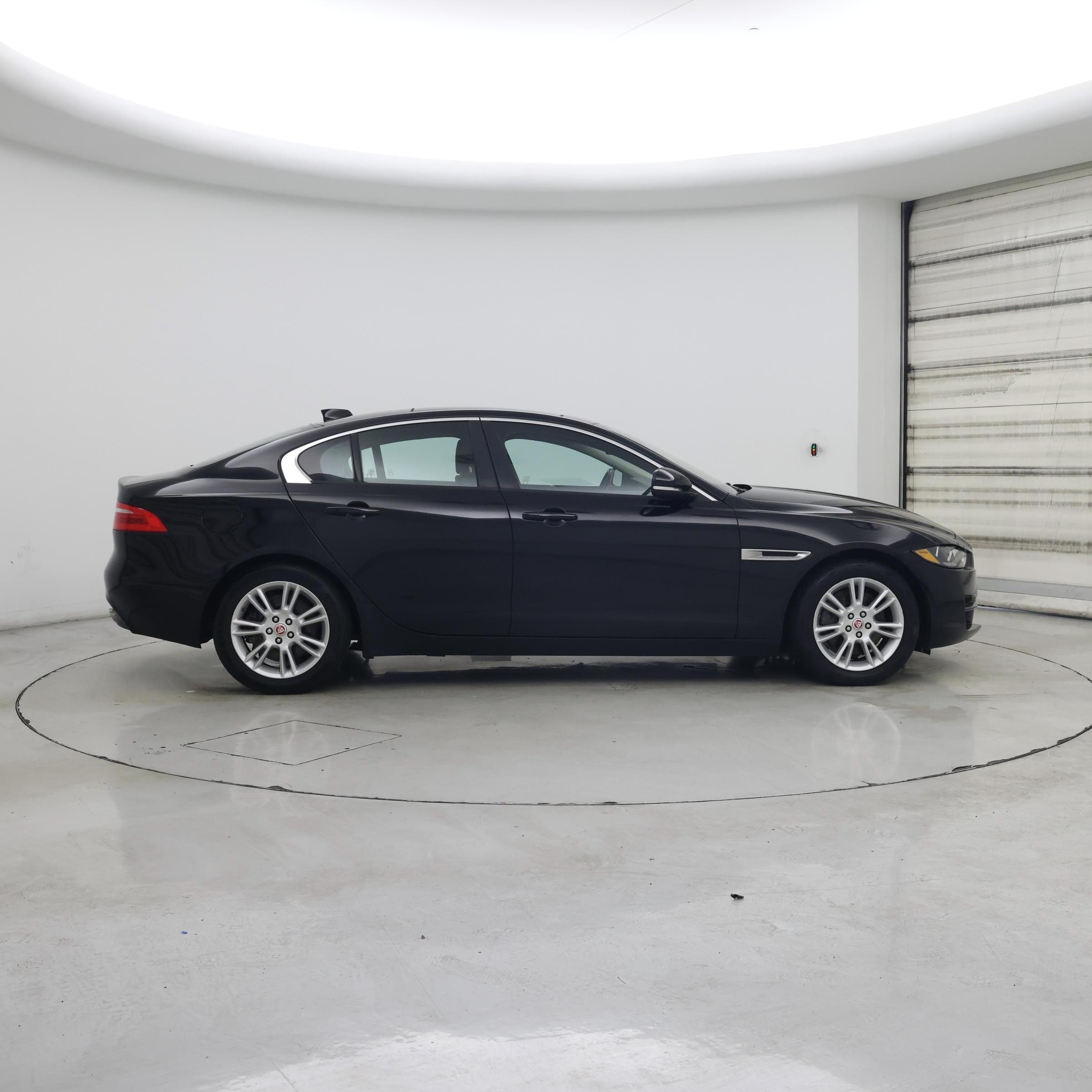 Thumbnail: 2018 Jaguar XE - 7