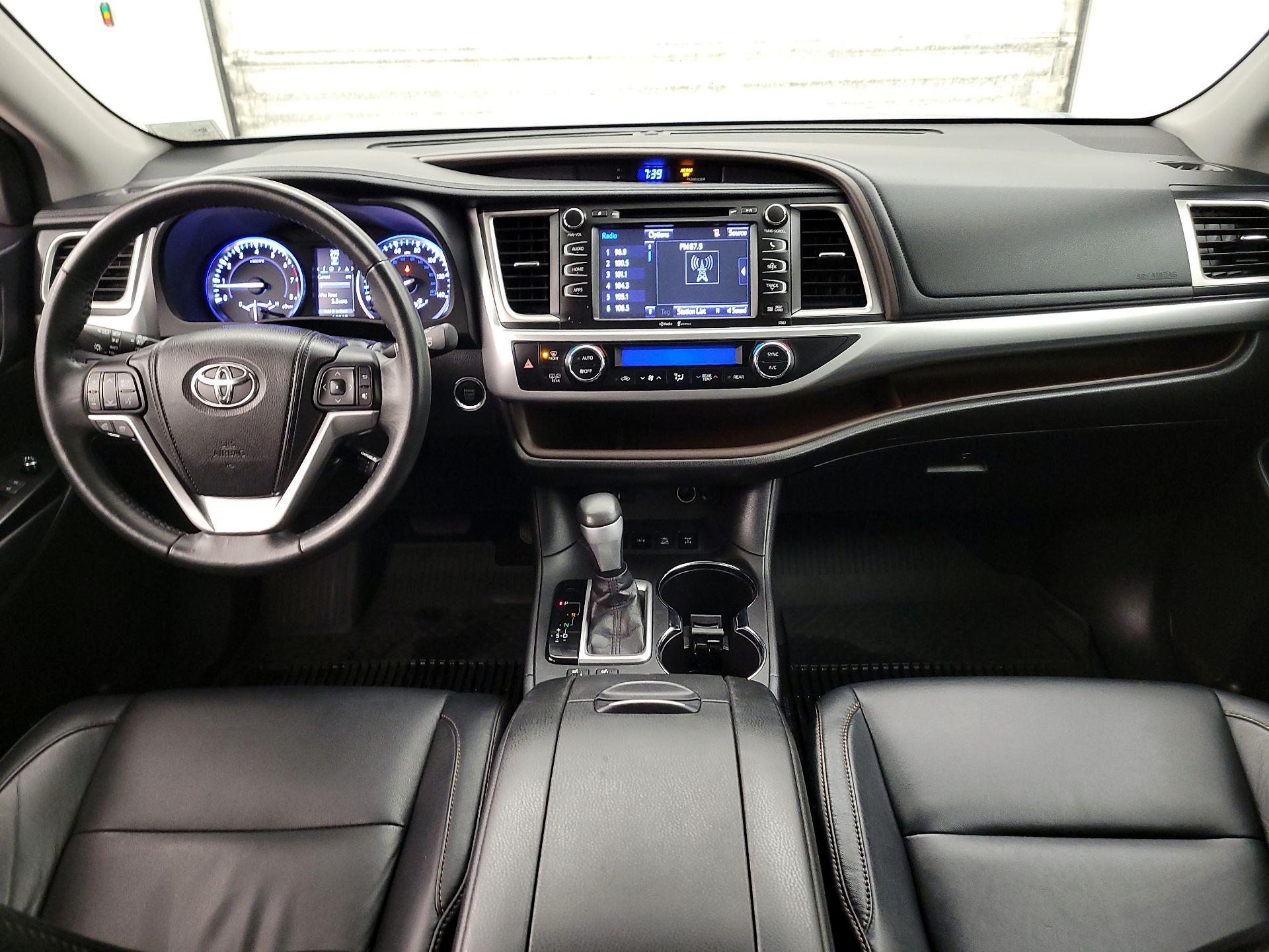 Thumbnail: 2014 Toyota Highlander - 9