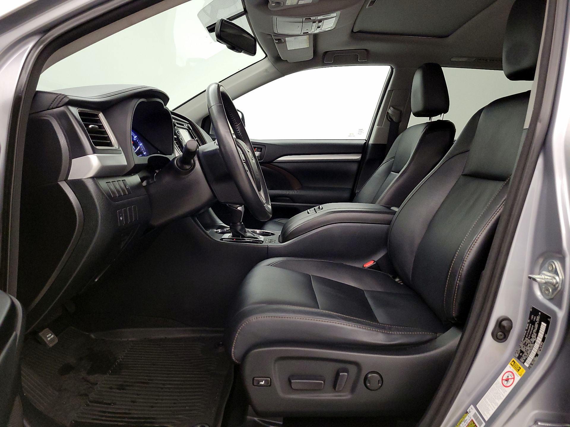 Thumbnail: 2014 Toyota Highlander - 11