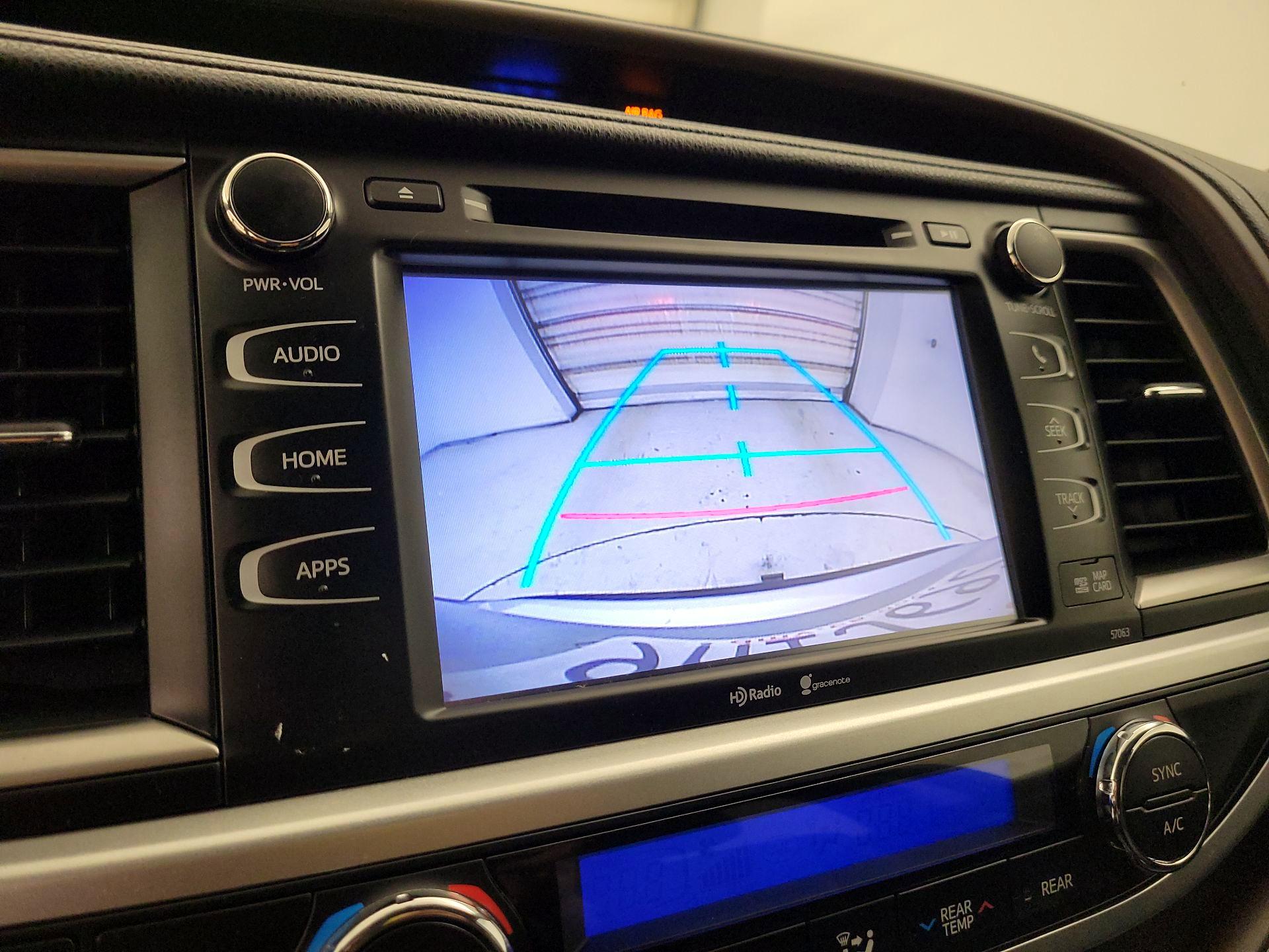 Thumbnail: 2014 Toyota Highlander - 14